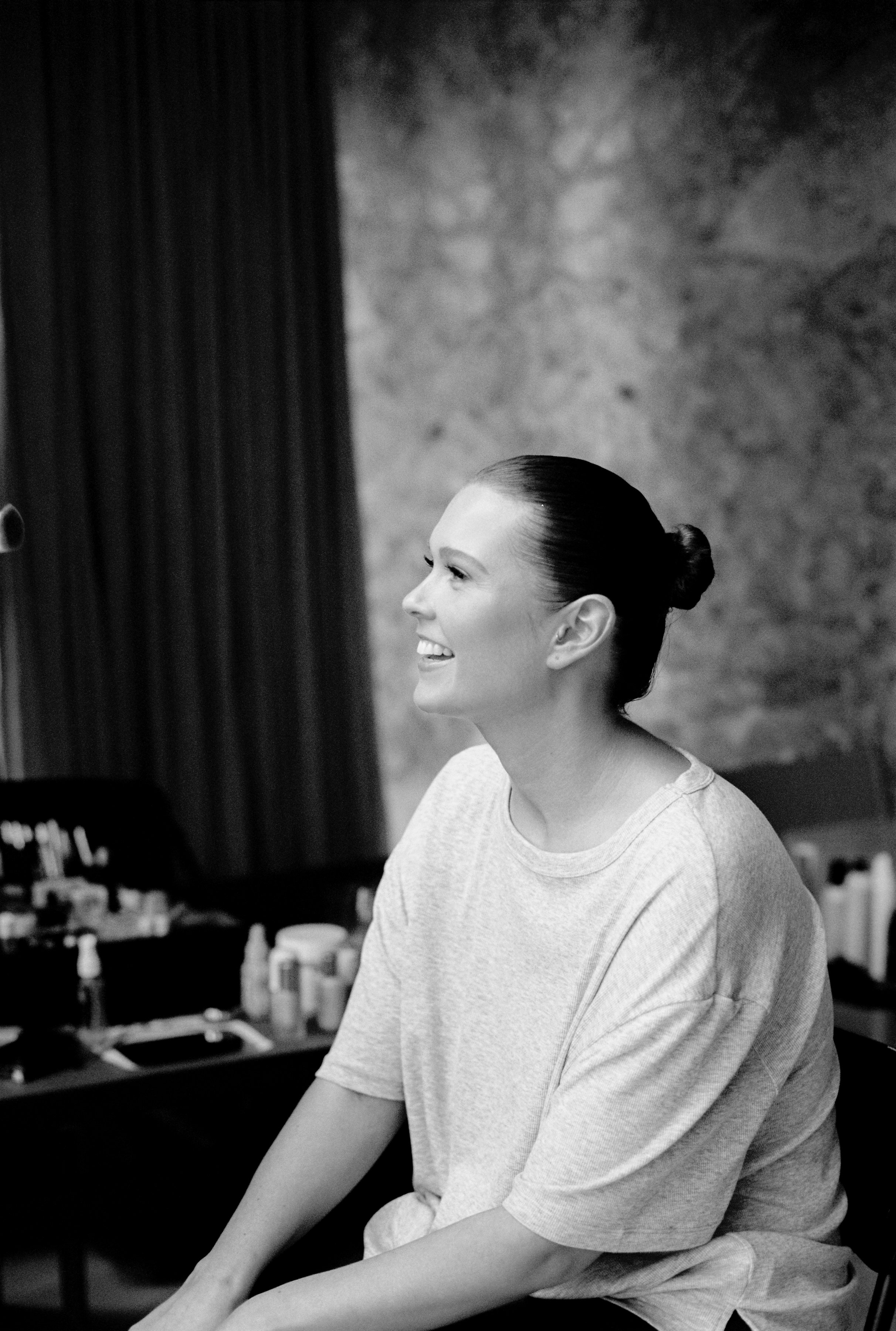 GETTING READY - BELLA + TRIS-007.jpg