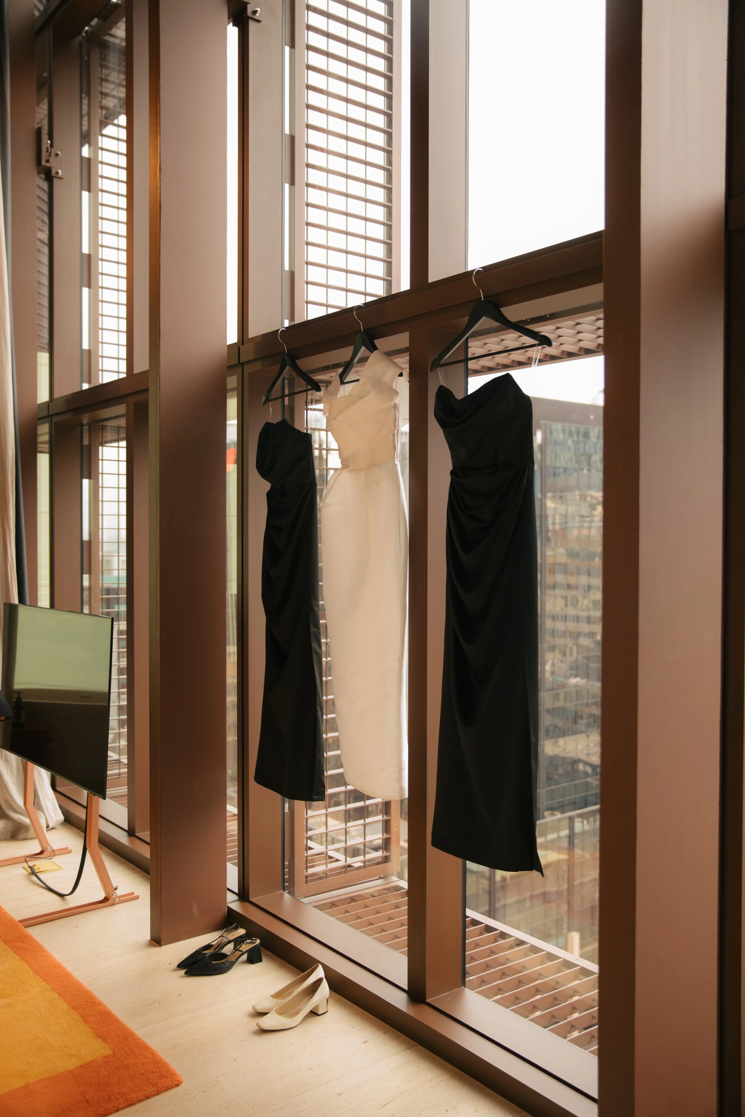 GETTING READY - BELLA + TRIS-002.jpg