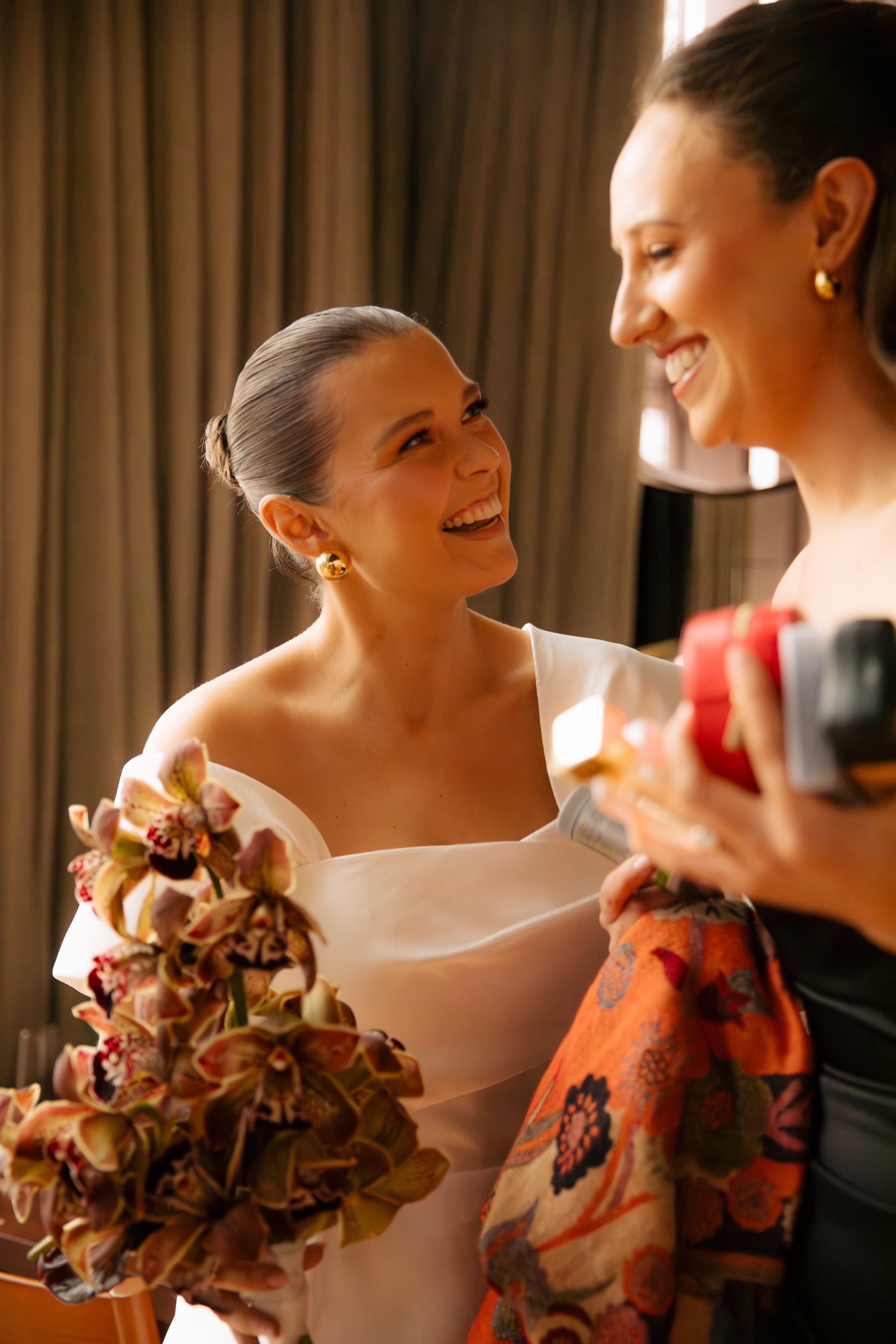 GETTING READY - BELLA + TRIS-175.jpg