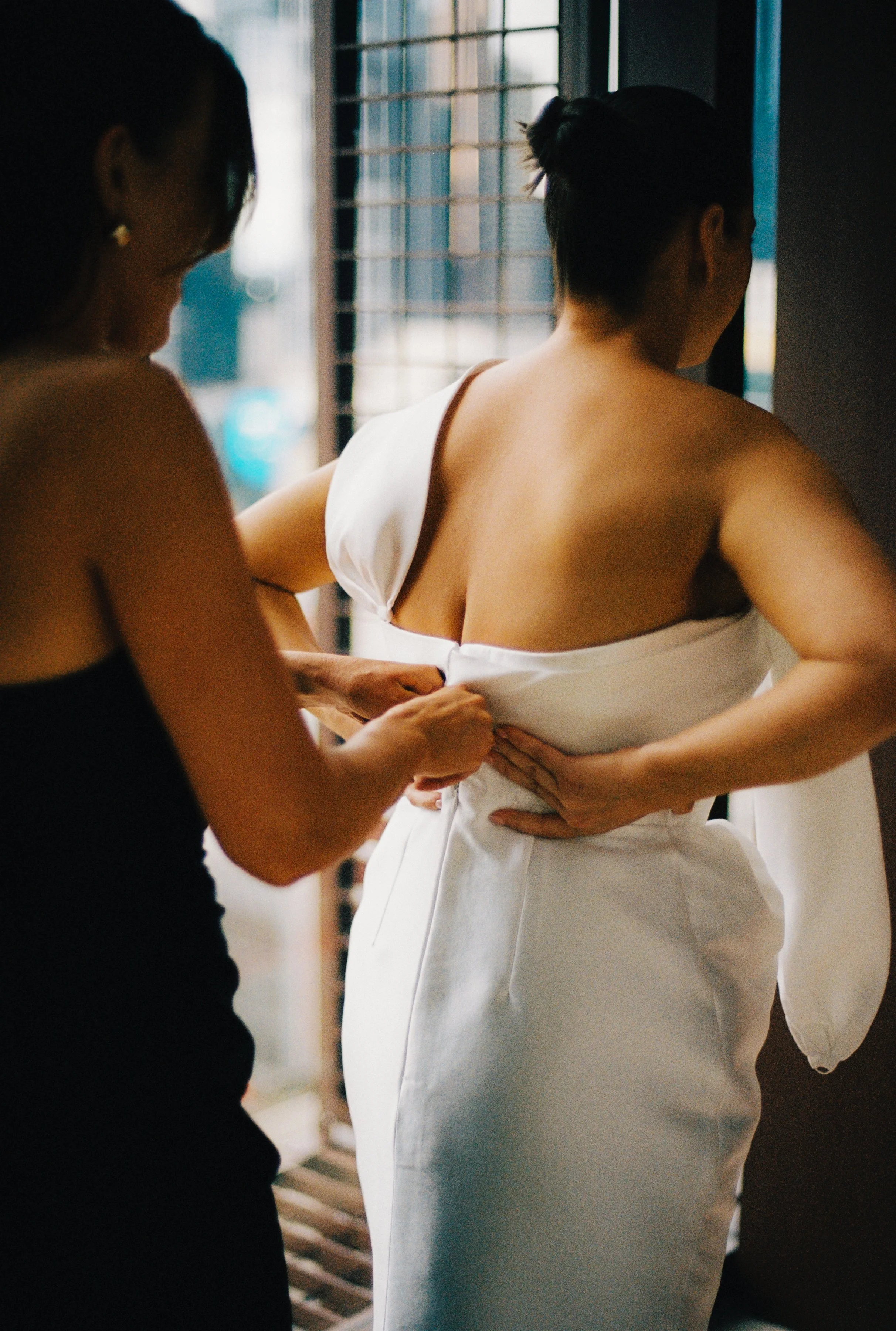 GETTING READY - BELLA + TRIS-046.jpg