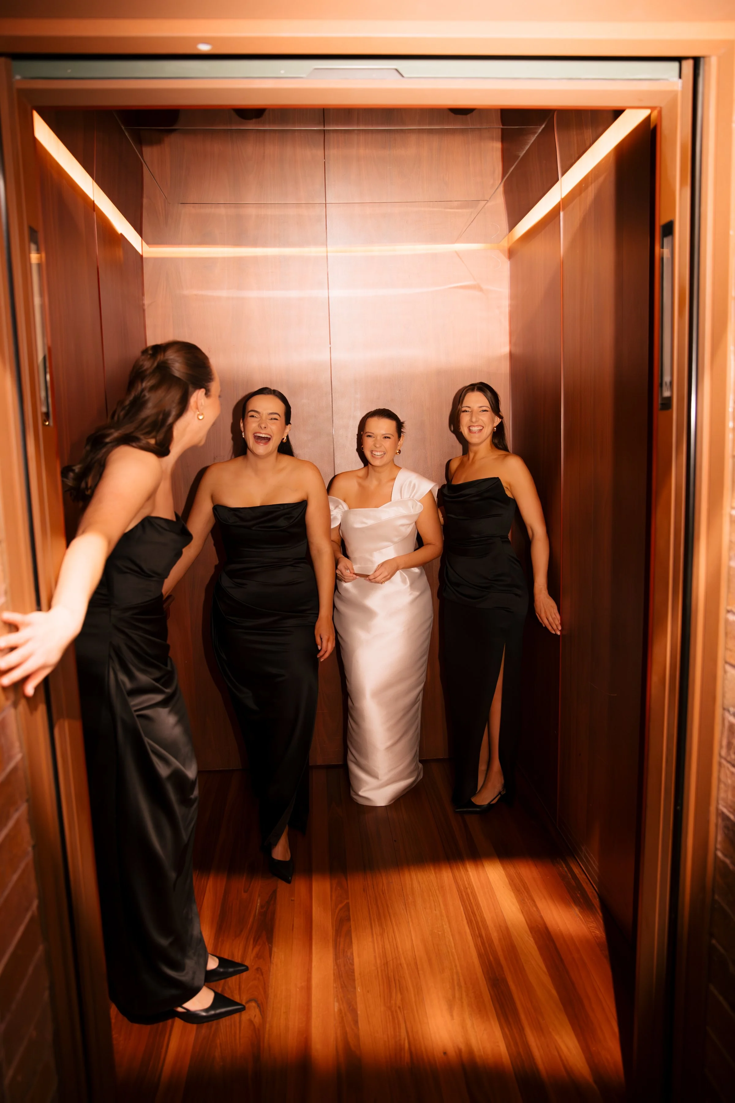 GETTING READY - BELLA + TRIS-214.jpg