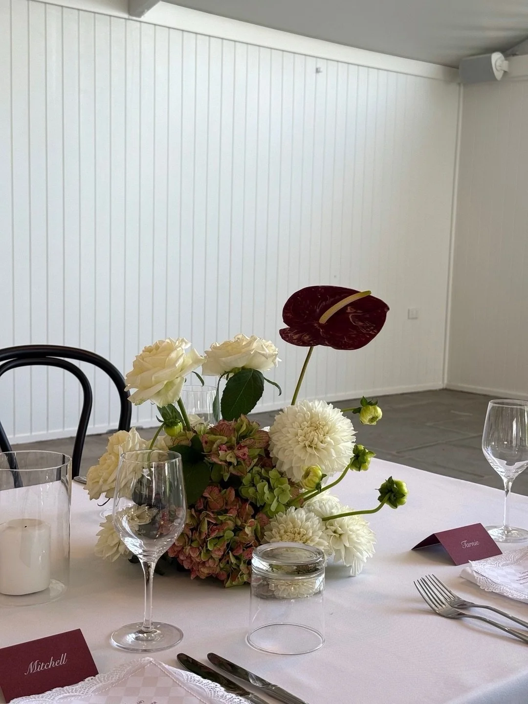 More of this incredible table scape for Hannah &amp; Alec 
The IT colour palette right now 🍒