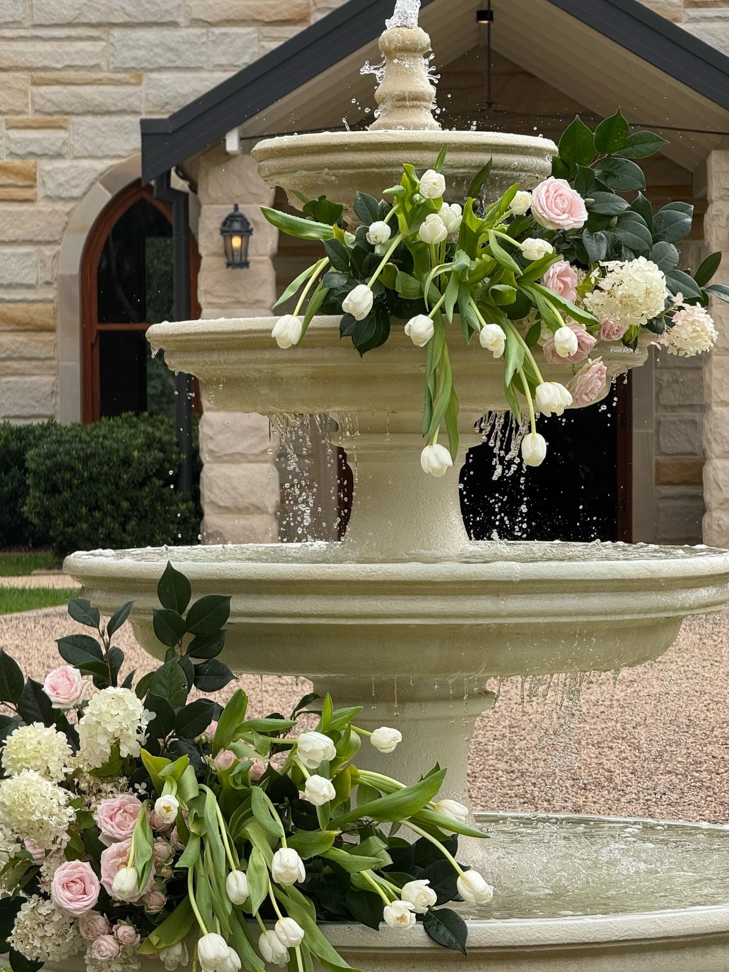 A fountain feature moment for Gemma &amp; Archie. Located at the beautiful Peterson House