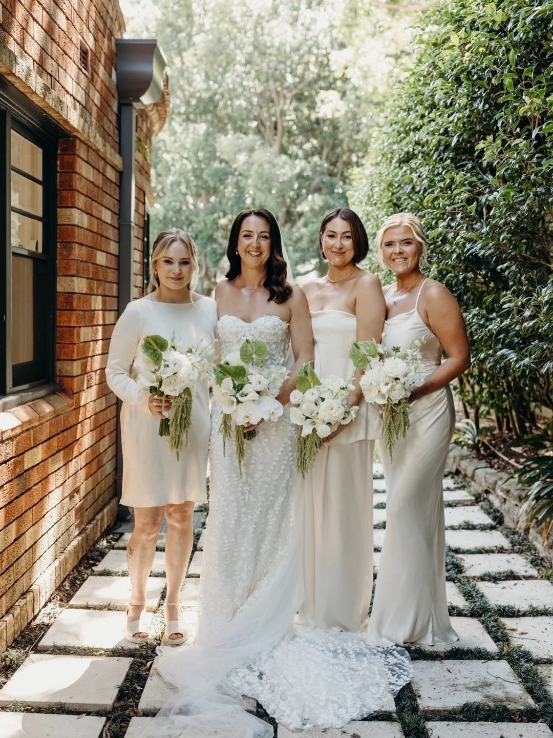 Holly &amp; Adam 🤍
A beautiful, intimate ceremony at the Rotunda at Observatory Hill followed by their dreamy Recpetion at the stunning @thenielsen_au
