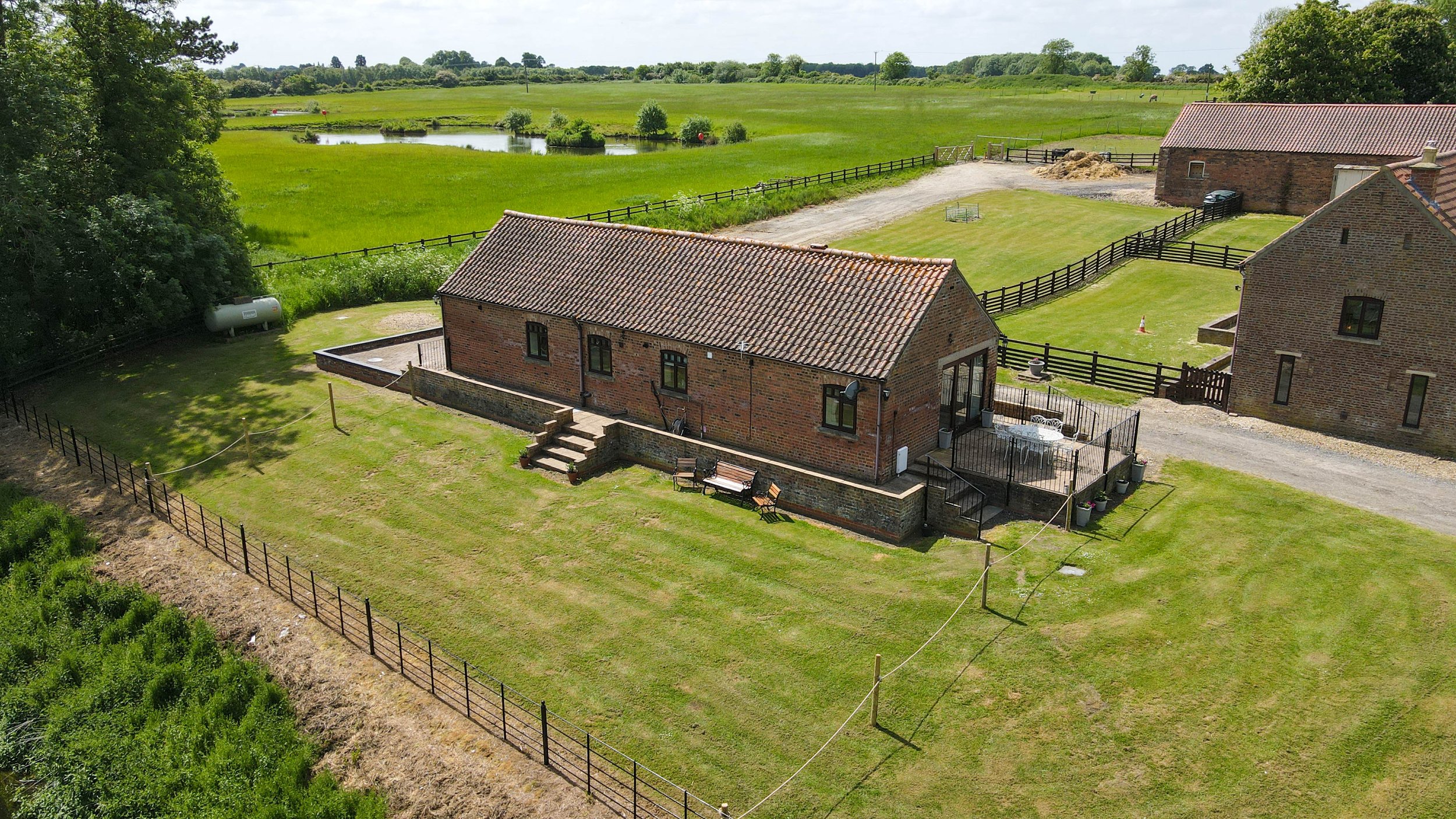 DRONEHOLIDAYCOTTAGES-0692.jpg