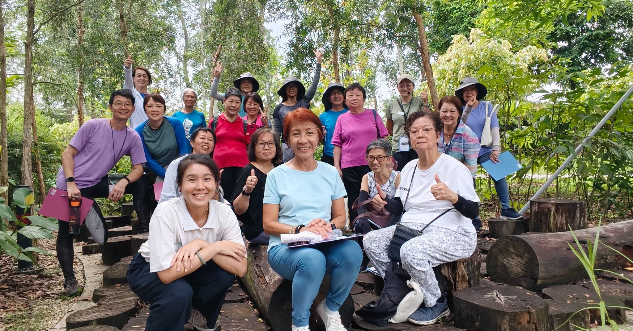 NUS Research Intervention Program Week 3: We focused on the importance of proper watering techniques and included a therapeutic garden tour. We delved deeper into the impact of overwatering and underwatering on plant survival, discussed the factors i