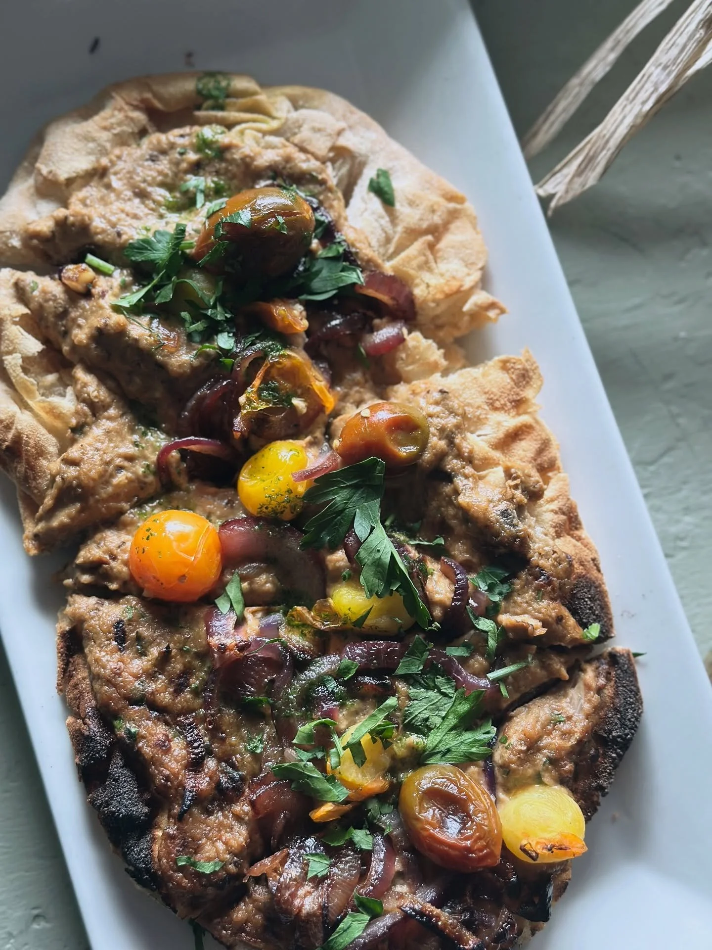 See ya at Sumney! 🍽️ 
.
.
.
FEATURES 10/13-10/18

SOUP //
corned beef &amp; cabbage
corn, potatoes

MUSSELS //
peppers, onions, &amp; white wine

APPETIZER// 
baba ghanoush flatbread 
roasted eggplant, tomatoes, red onion, parsley, herb oil, toasted