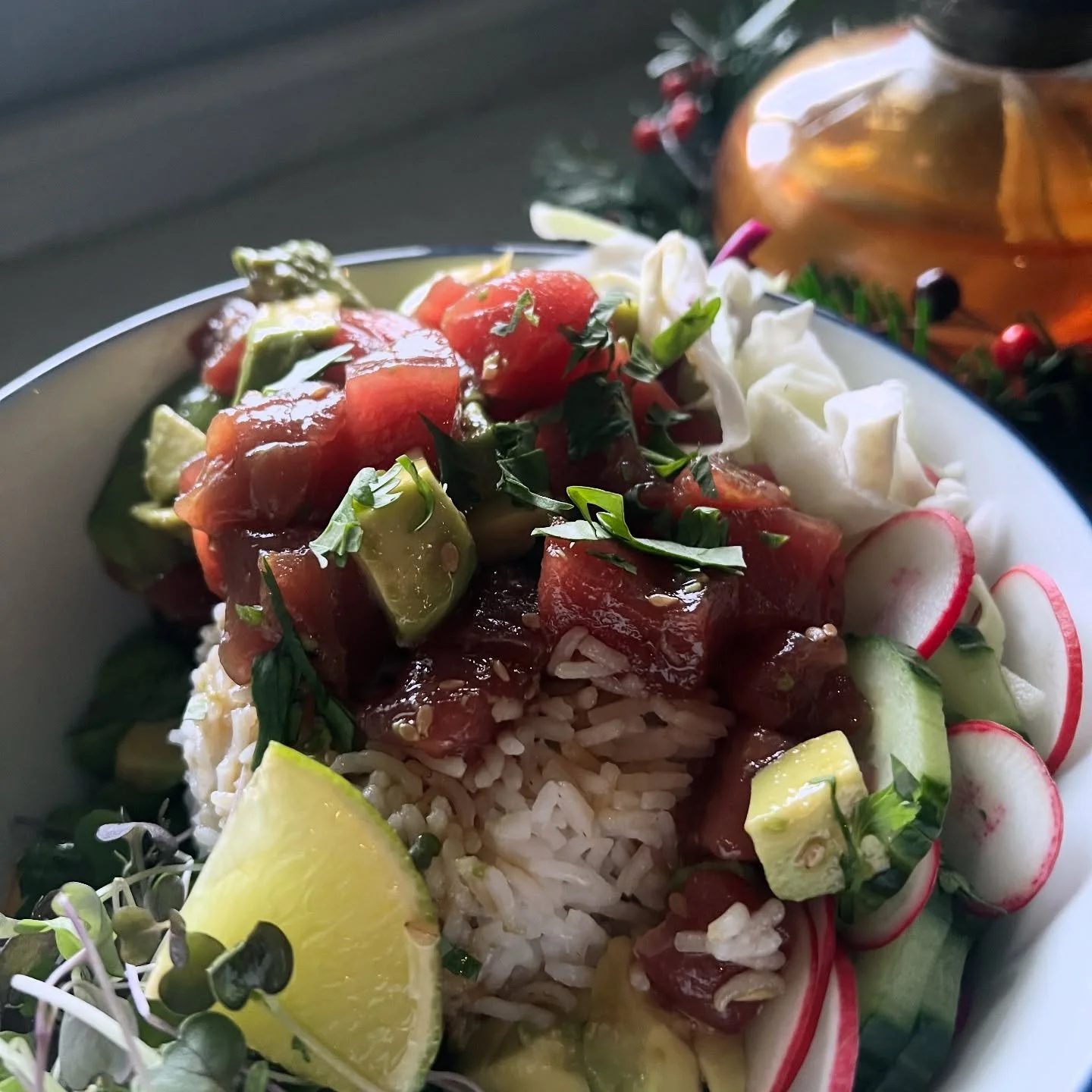 Tuna poke bowl, OBSESSED! 

FEATURES 12/8-12/13

SOUP //
french onion
swiss, provolone, sliced baguette, beef broth

MUSSELS //
cilantro, white wine, garlic

APPETIZER // 
duck liver pate
crostini, honey drizzle, cranberry, pistachio, rosemary 

LUNC