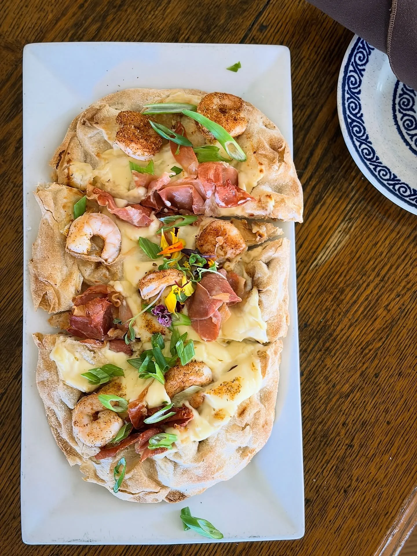 PLUS &hellip;. Dirk Quinn is in the house tonight for 🎶 Tunes on Tuesday 🎶 

FEATURES 5/26-5/31

SOUP //  chicken and rice
Shredded chicken with corn onions rice  CLAMS // lemon, cream, peas, onions

APPETIZER //  blackened shrimp, prosciutto, &amp