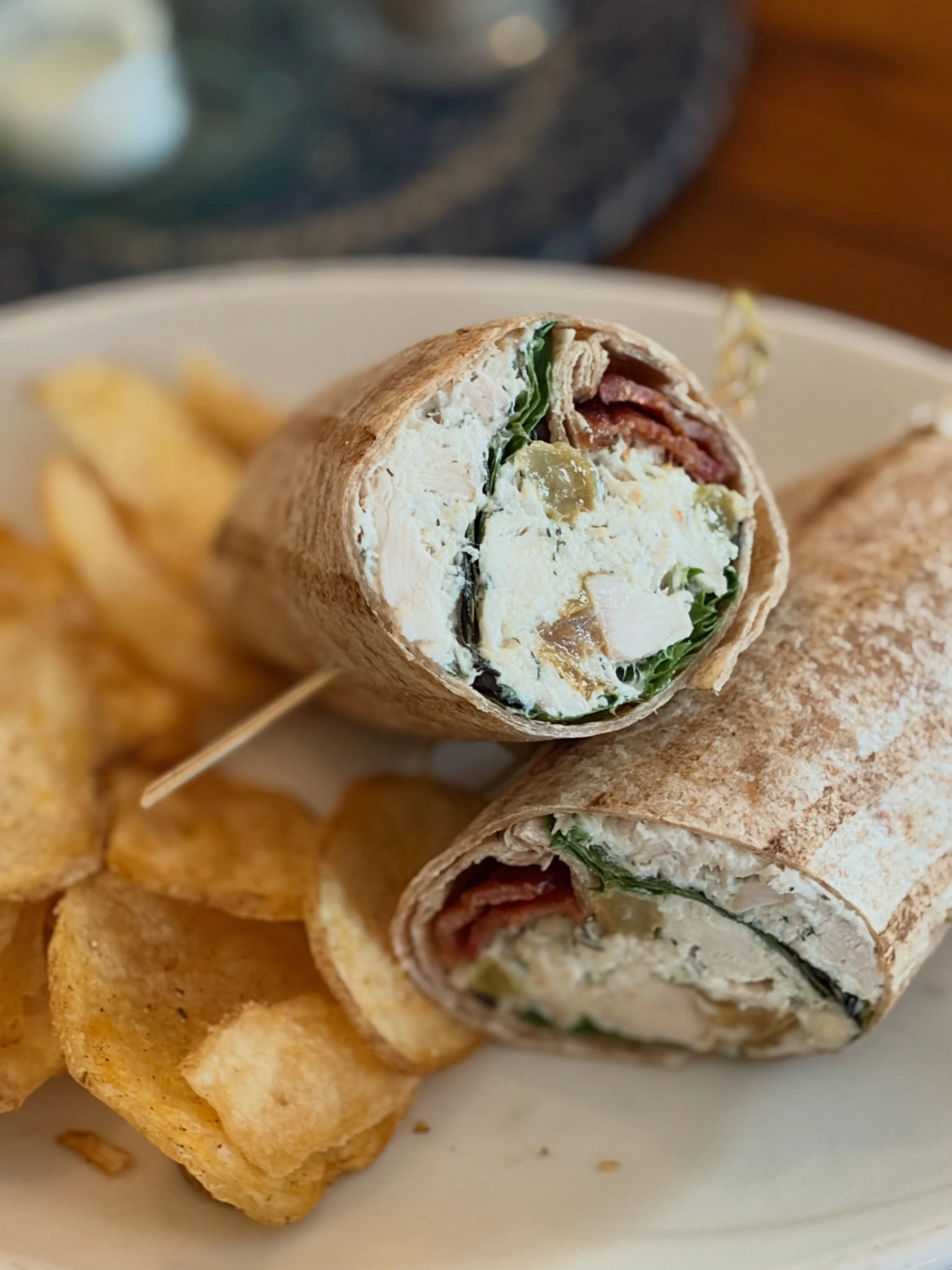 &ldquo;Linner&rdquo; has become one of our favorite meals of the day, especially with this chicken salad wrap with bacon &amp; golden raisins on the menu. Oh yeah &amp; the pumpkin beer is on tap now too! 🍂🎃 
.
.
FEATURES 9/23- 9/26

APPETIZER // 
