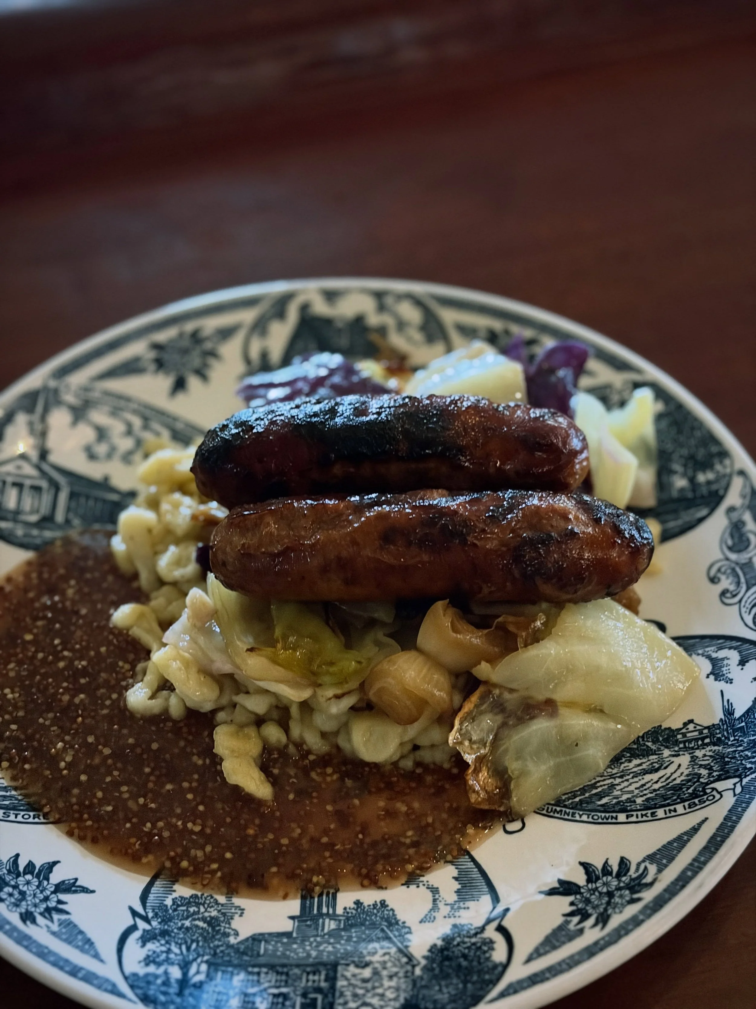 Little bit of Oktoberfest, a little bit of Sumneytown nostalgia all on one plate ✨

FEATURES FOR THE WEEKEND! 

SOUP //
creamy mushroom with scallion oil 

PUBFARE //
fried cod wrap 
sesame kohlrabi &amp; brussel sprout slaw, sriracha tarter, whole w