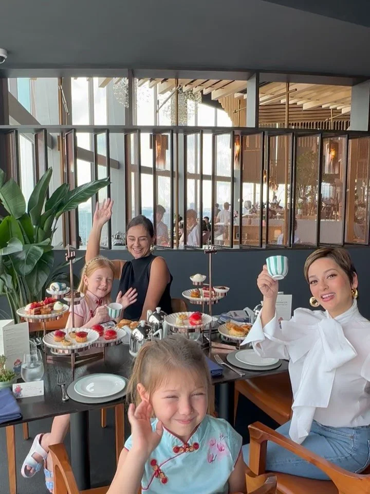 🍊 Paddington Takes Over High Tea at SKAI ✨🫖
Swipe to peek into Singapore’s first Paddington High Tea! 
 📍SKAI, @skai.sg 
We spent a lovely Girls Day Afternoon over delicious pastries and tea! @simoneheng 
Think whimsical storytelling, mar