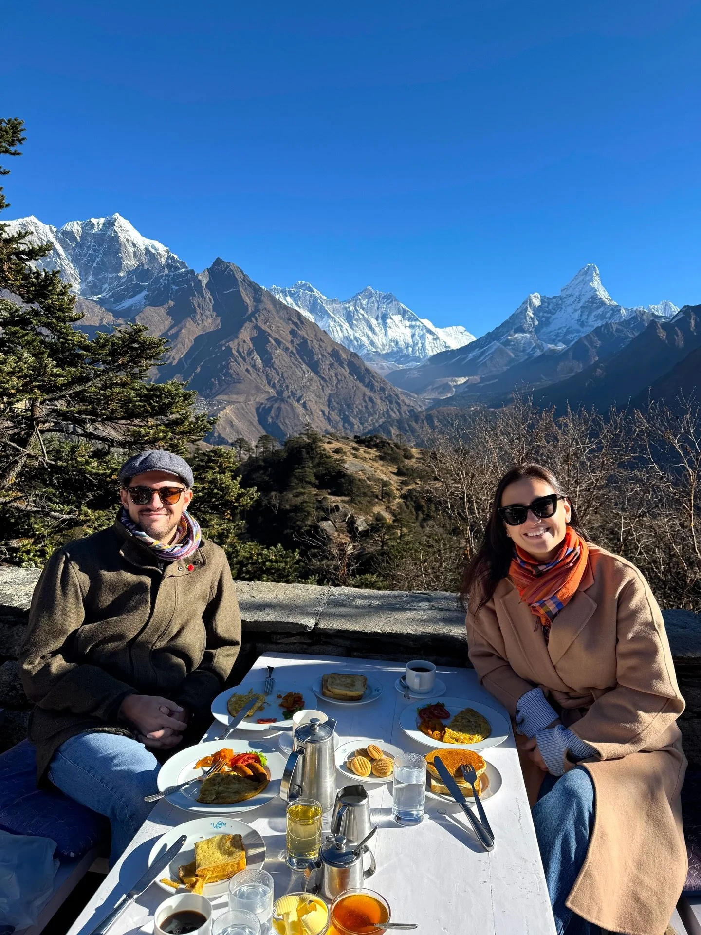 Happy anniversary to my love 🤍 To celebrate 8 years of marriage, we casually flew to Mount Everest 🏔️ Base Camp, because&hellip; why not? 😎

 🚁 One of the most magical experiences: a sunrise helicopter flight to Everest, followed by breakfast at 