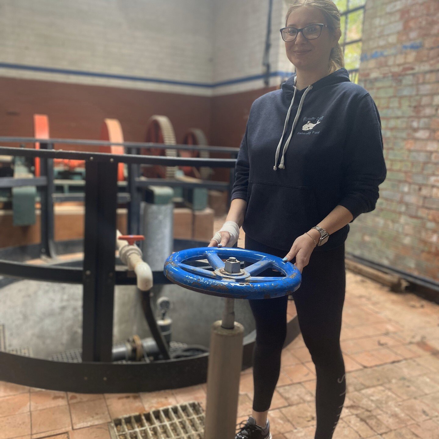 Our annual 'turning on the brine pump' photo 🙌 featuring our new Duty Managers at the Lido!

Tower Hill Brine Pump is the last working brine pump in Droitwich Spa, and supplies the Lido and Private Hospital with brine, using an electric submersible 
