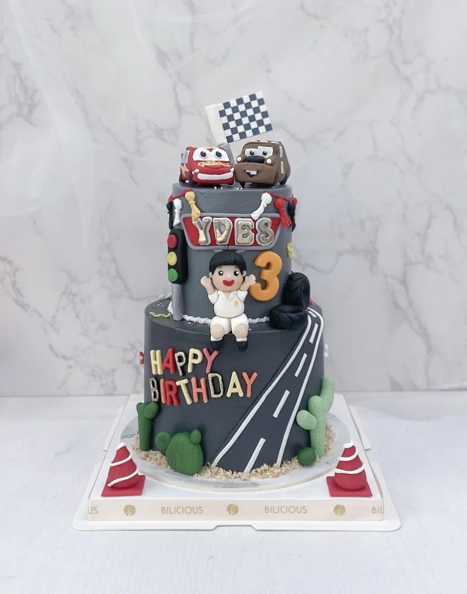 閃電麥坤與寶寶生日蛋糕