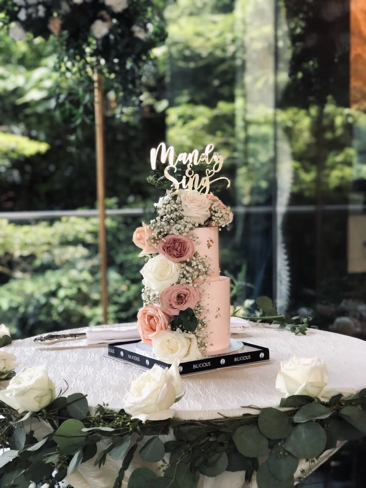 Wedding Floral Cakes in Hong Kong - 三層鮮花結婚蛋糕 x 高貴優雅結婚蛋糕