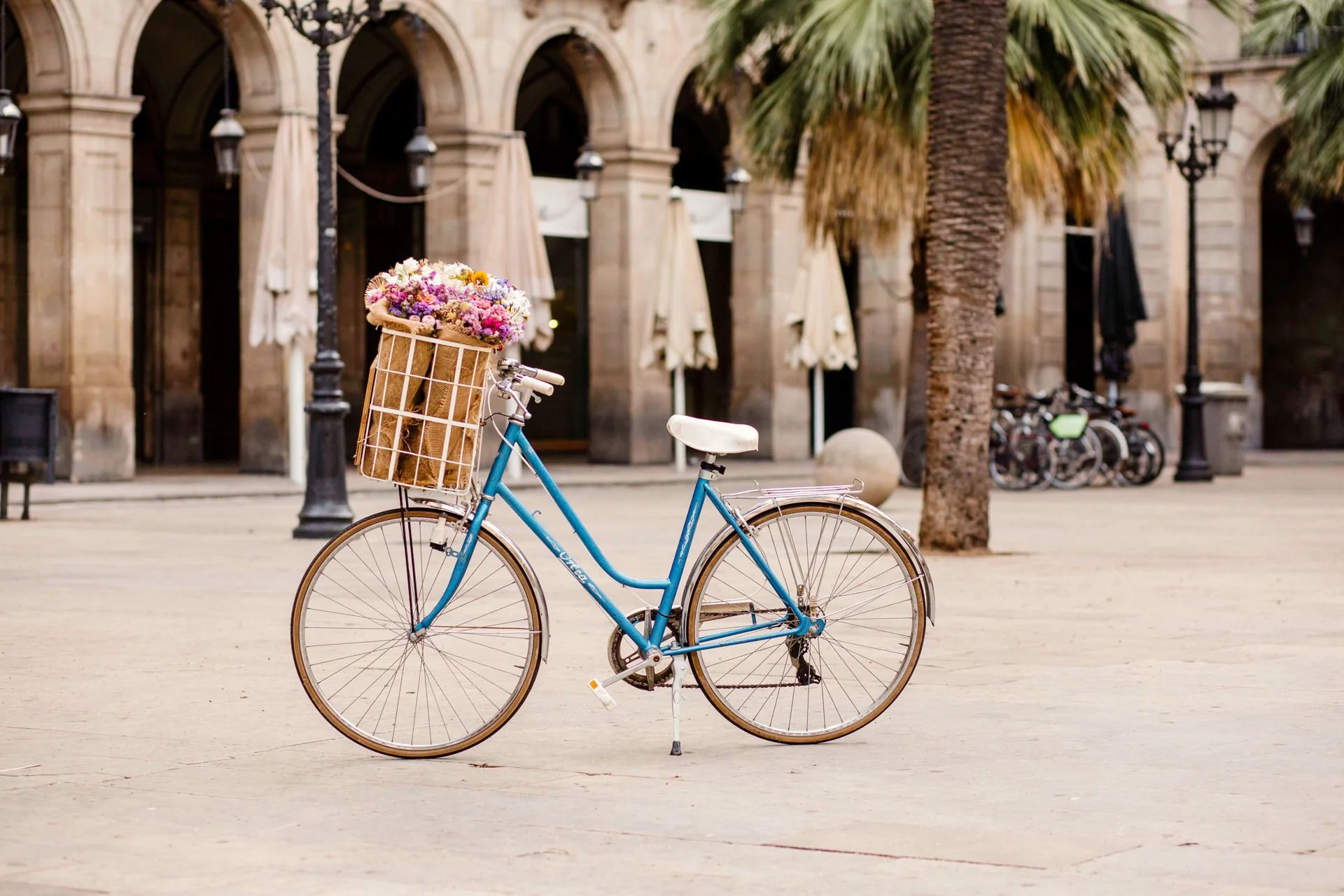 Sustainable bicycle delivery service by Mosaic Flowers in Barcelona, bringing fresh floral creations to international luxury events