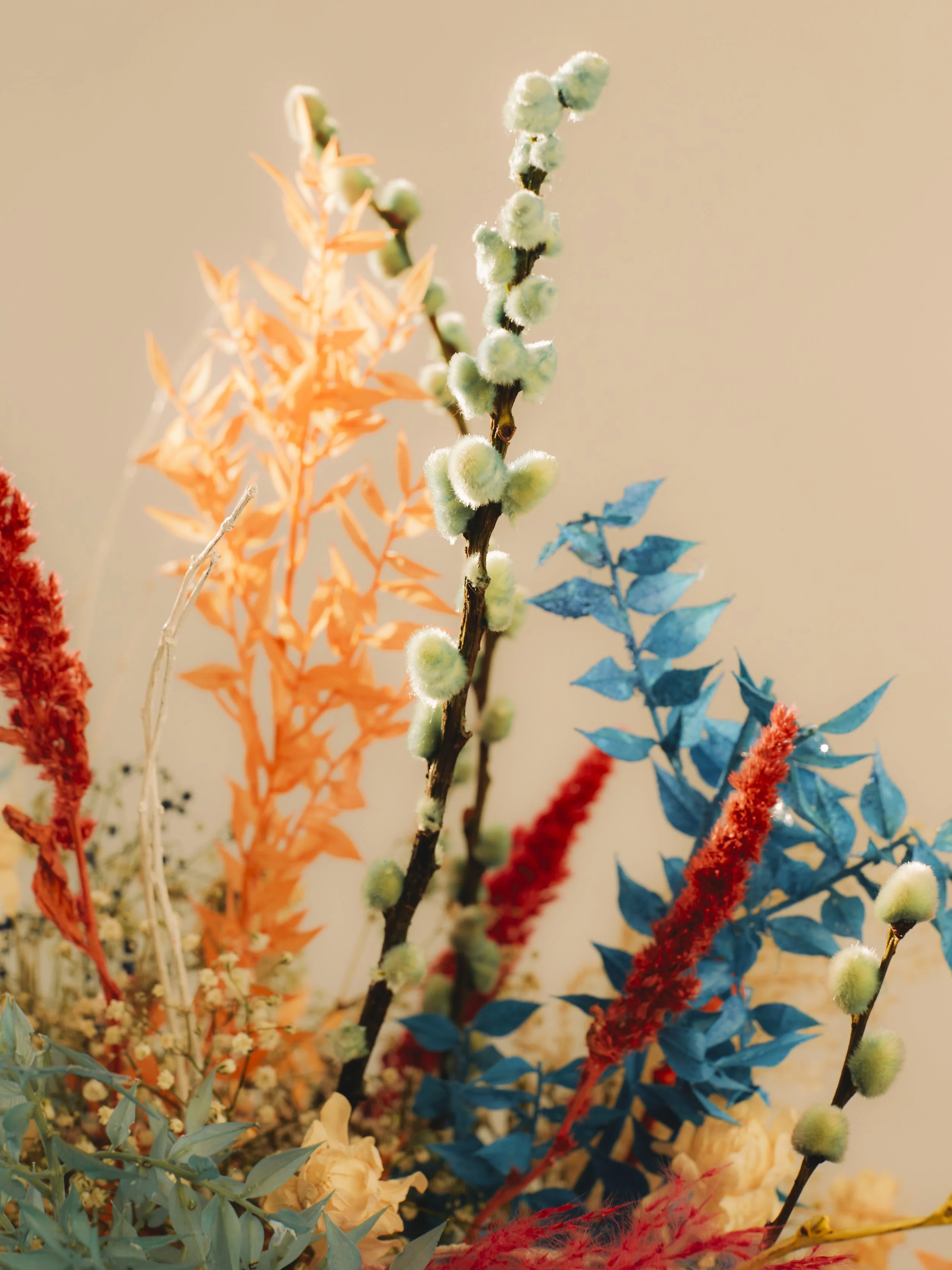 Mosaic’s “L’Explosion” floral installation styled inside Random Place Studio, Barcelona, for luxury interiors and events