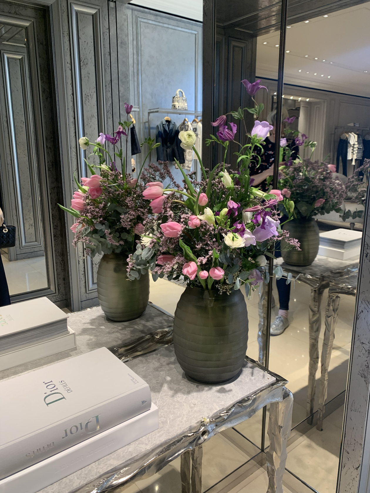 Sophisticated floral design for Dior boutiques in Barcelona by Mosaic Flowers