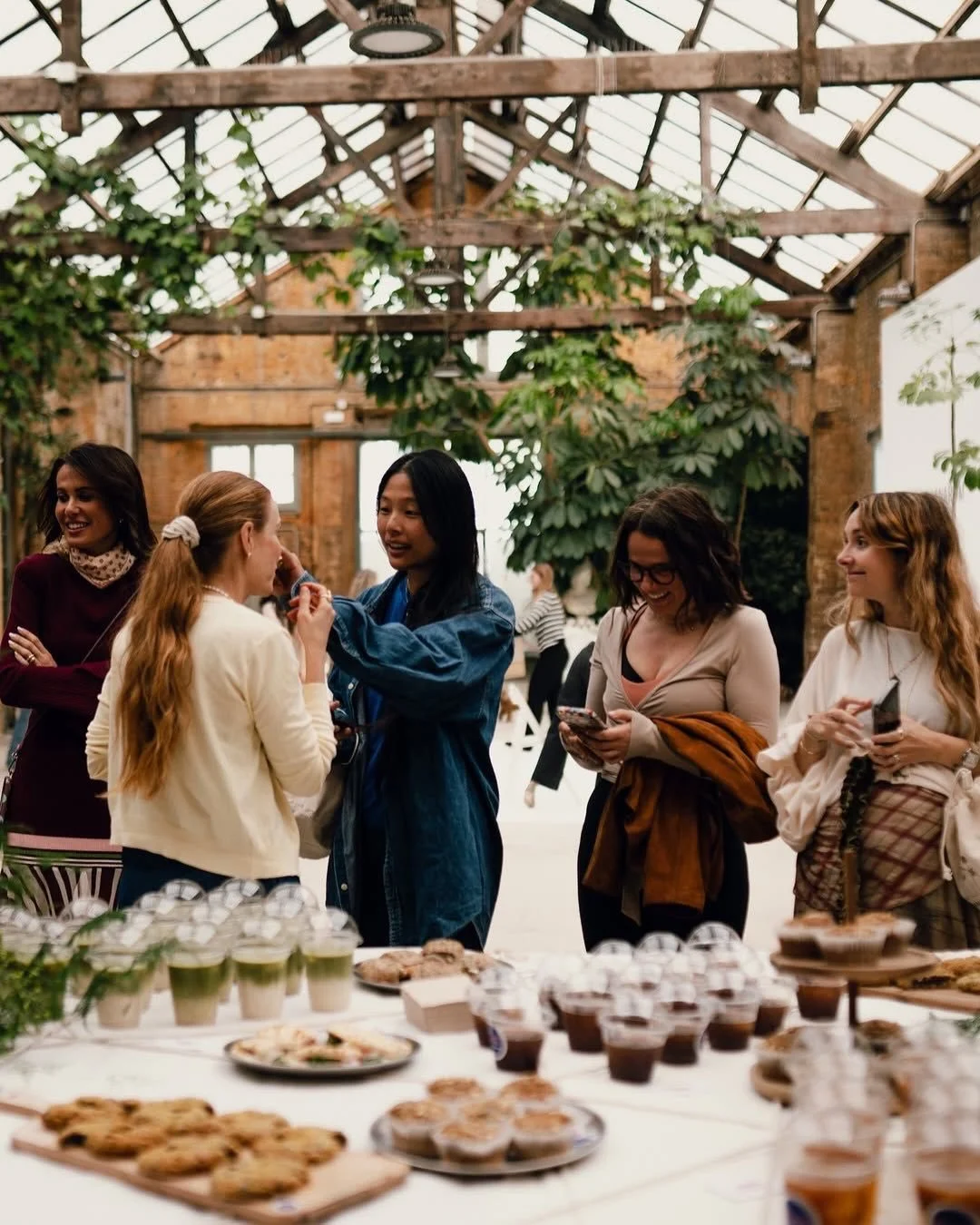 Luxury foliage table centrepiece created for the Pranarôm x HerbalGem event, organized by A Point Agency at Flowers by Bornay, featuring lush greenery and contemporary botanical design