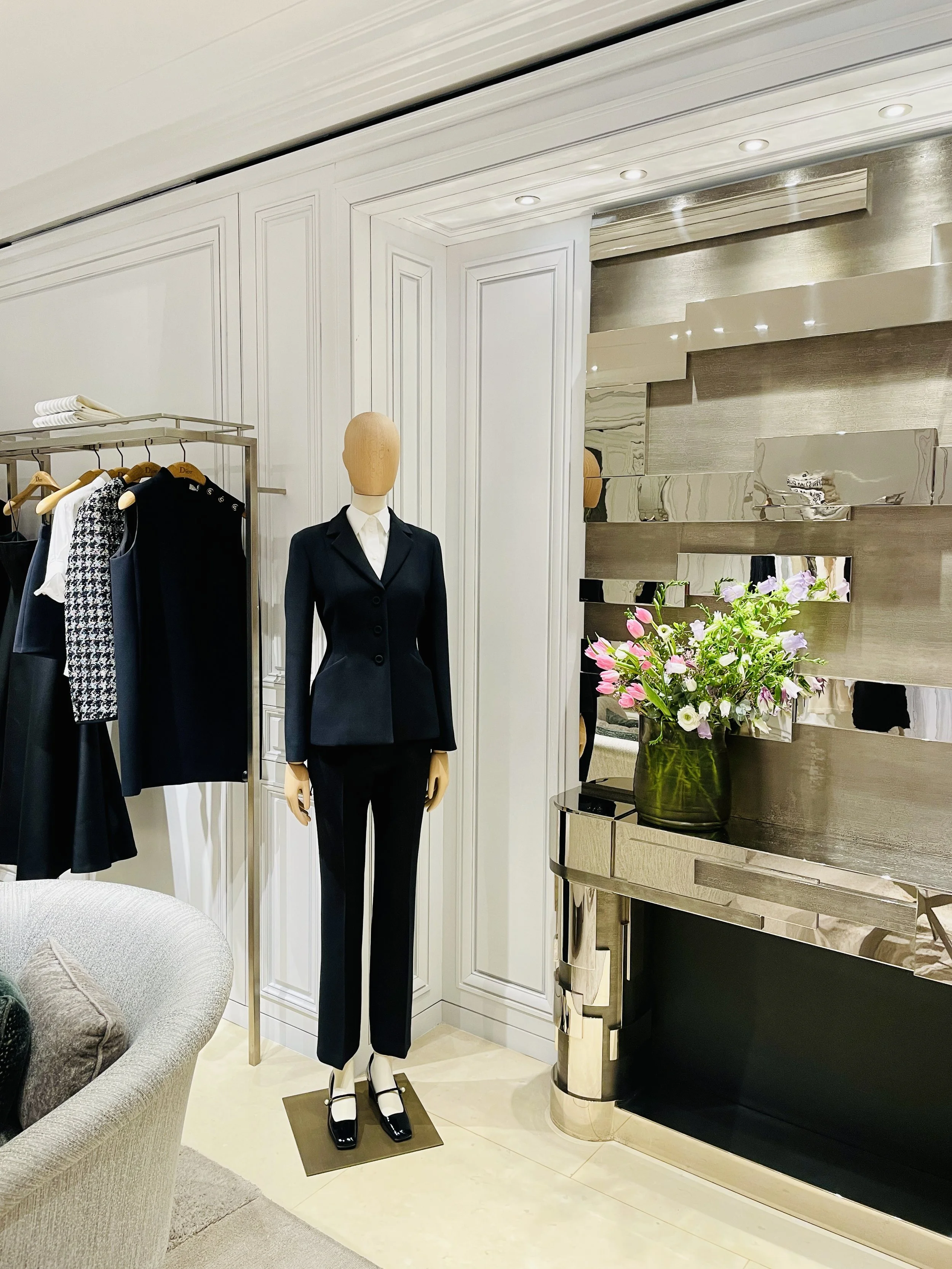 Refined bouquet in pink and white tones designed by Mosaic Flowers for Dior Barcelona