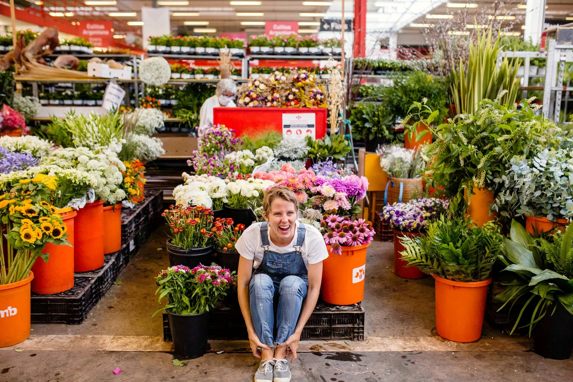 Fresh flower market in Barcelona with seasonal varieties selected by Mosaic Flowers for luxury floral design