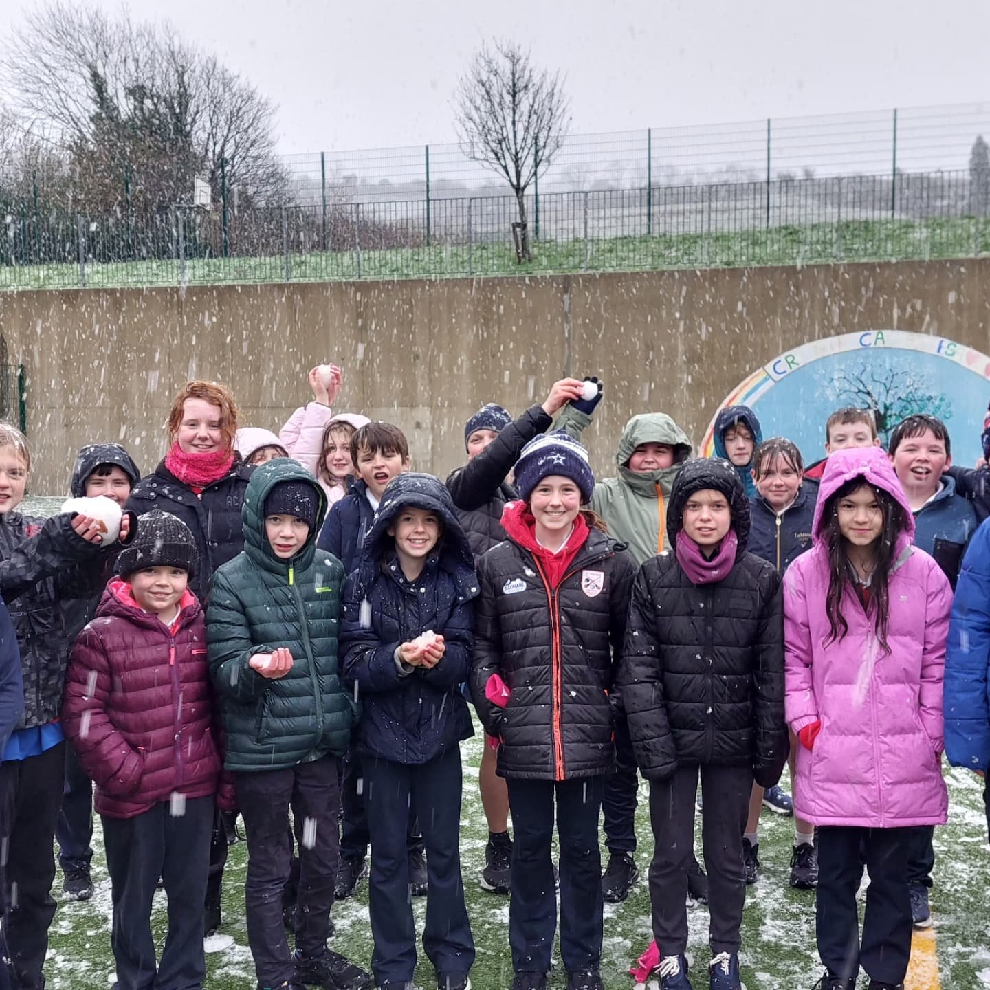 Spraoi sa sneachta inniu ☃️❄️