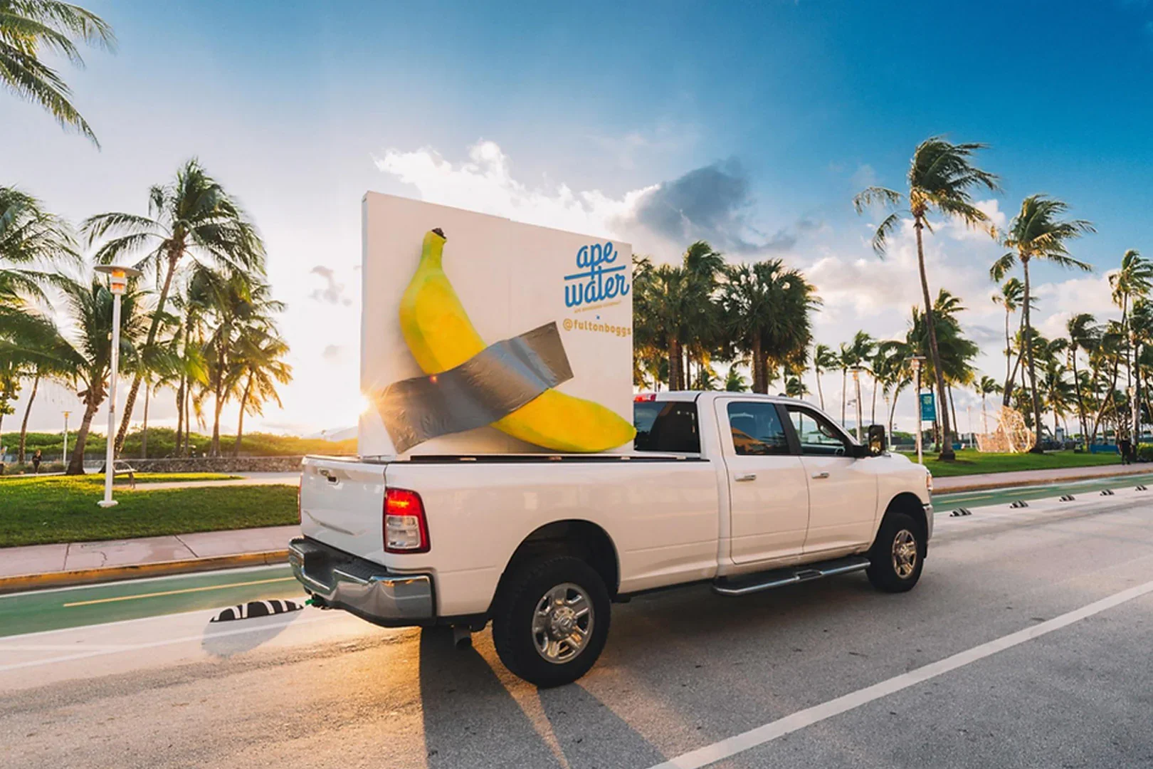ape water bananna truck.webp