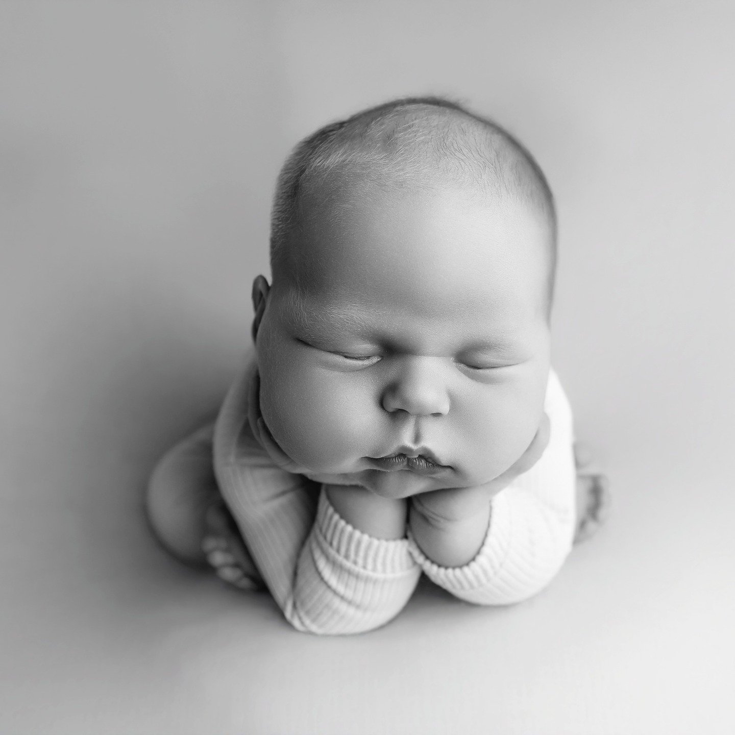 10 pounds of baby squish...✨ Pure perfection in the tiniest package ✨
Welcome to the world, little one 💕
#NewbornPhotography #BabyBliss #TinyMiracle #WelcomeBaby #InstaBaby #PreciousMoments