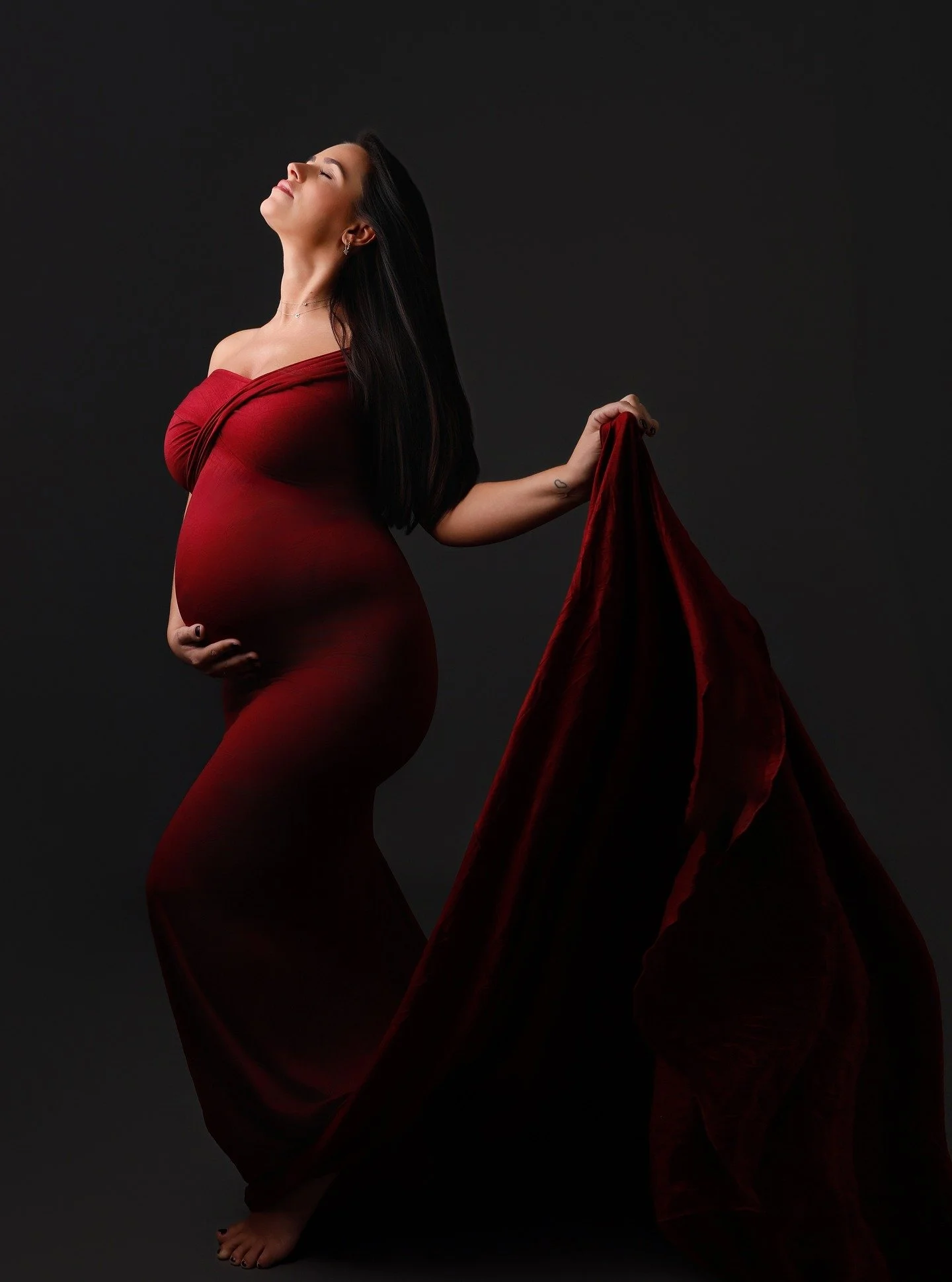 ✨ Just when I thought I was done with maternity gowns&hellip; I designed 3 more, and the requests started pouring in! ✨
So guess what? Maternity gowns are officially BACK for a limited time only 💕
To celebrate, I&rsquo;m offering FREE shipping today