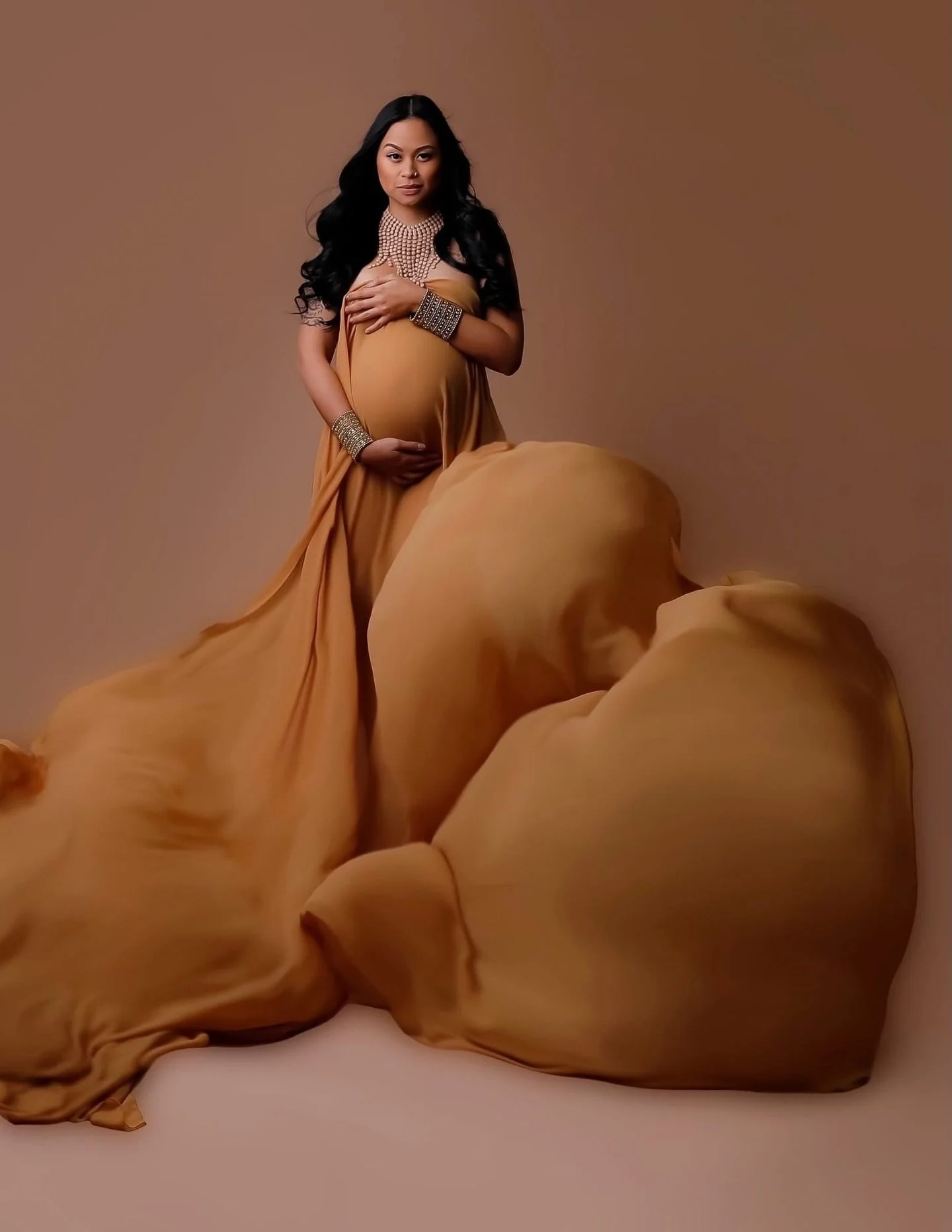 Golden vibes &hellip;. Book your newborn and get a free maternity mini session! www.anabrandt.com