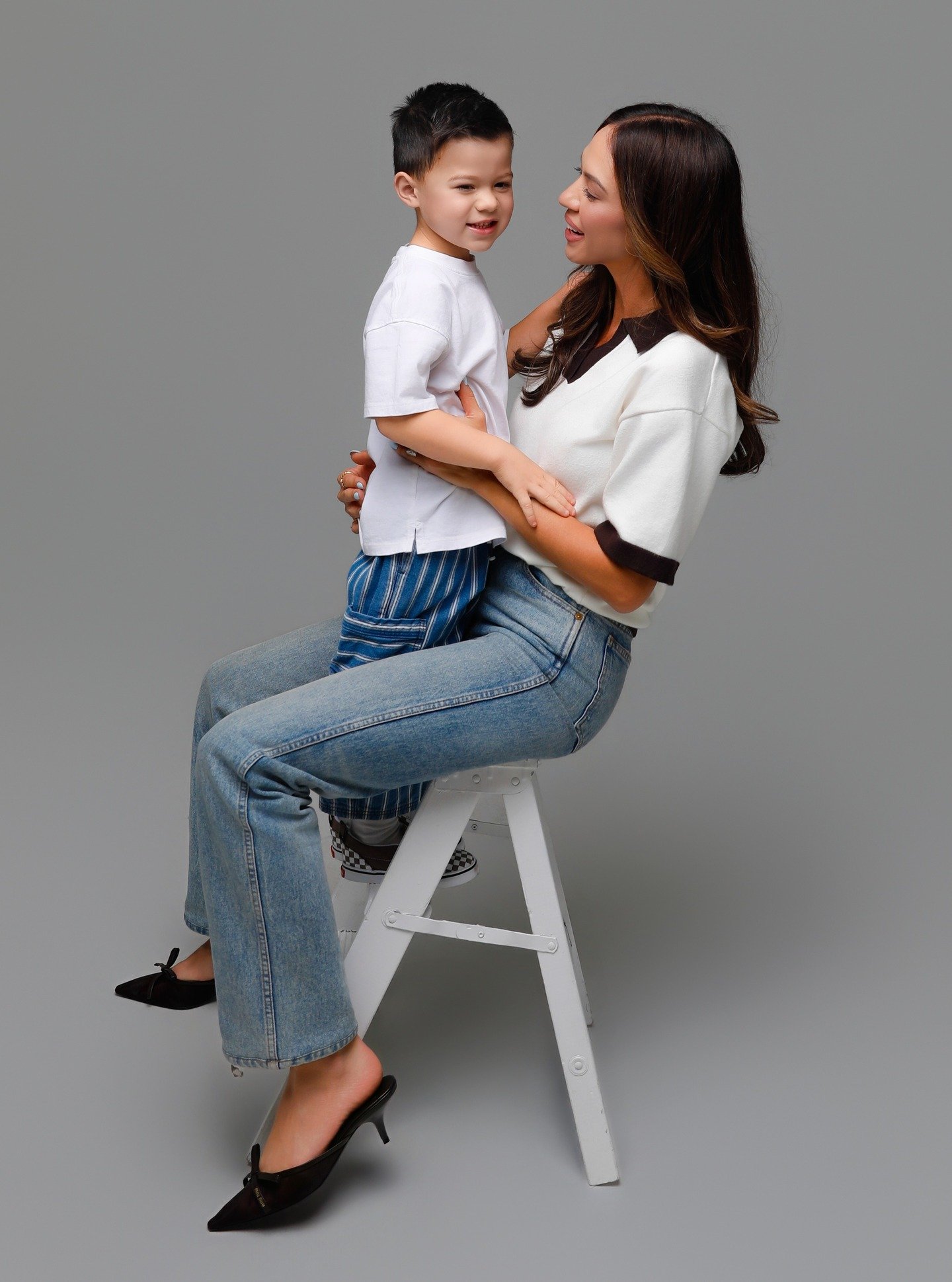 Love this Mom she brings all her gorgeous kids each year for their birthdays and always gets in the shot.