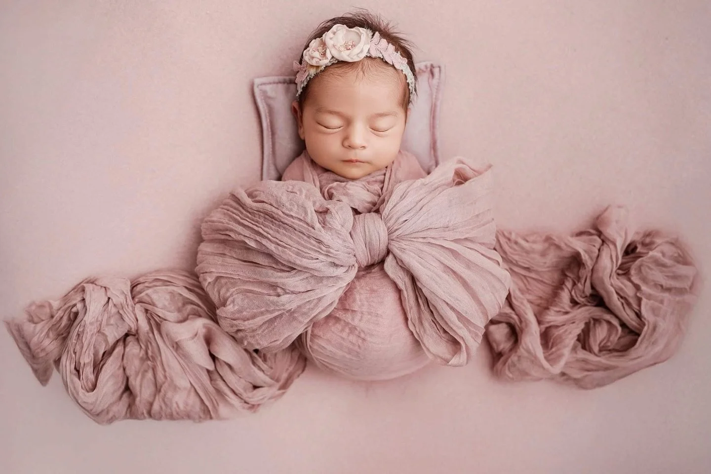 So darling...

So darling....photographers our wraps/beanbag and tossing fabric 15 hour stock up sale is on now..check out our FB shop group. https://www.facebook.com/groups/shopanabrandt