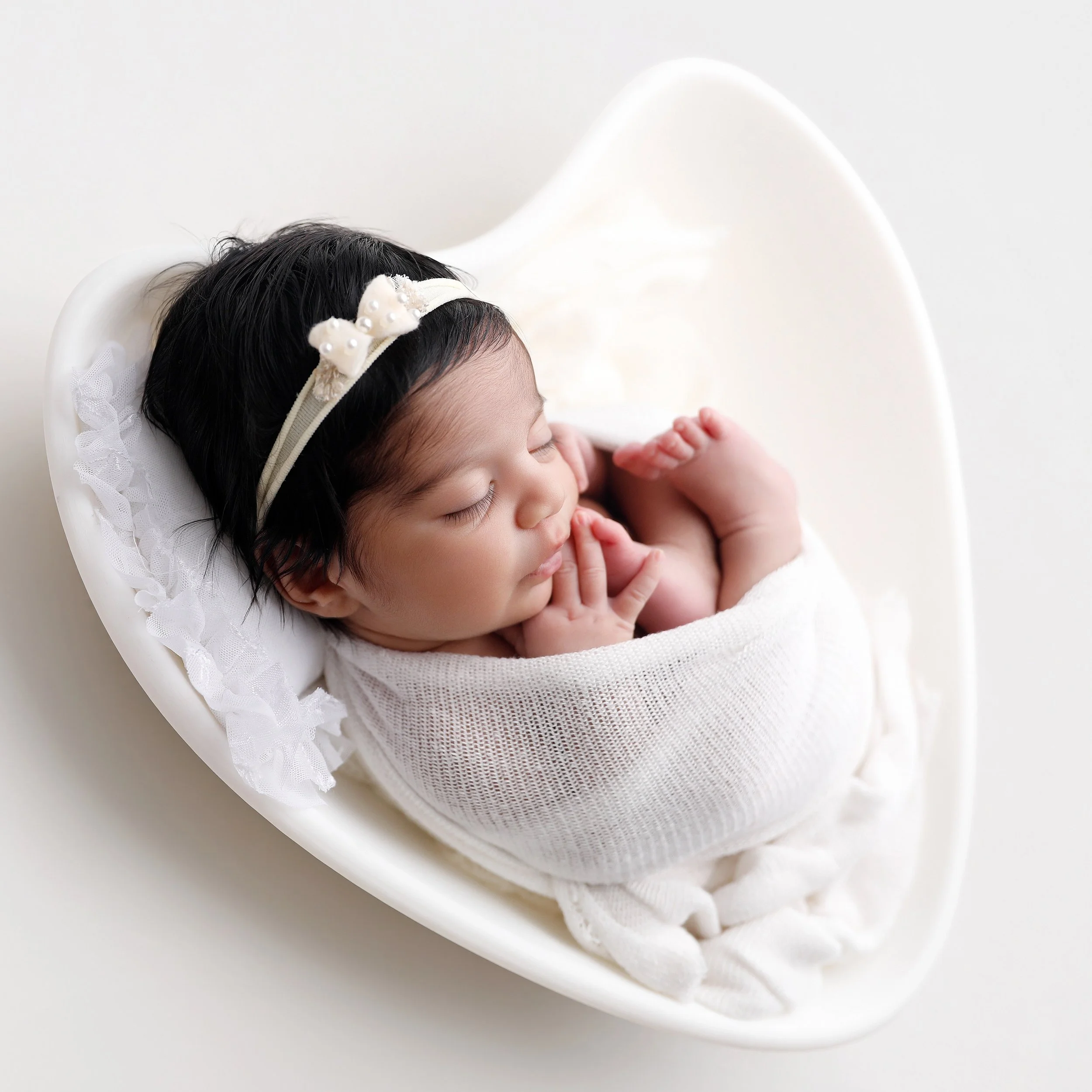 Obsessed with my clients new baby and her gorgeous eyelashes. Also obsessed with this gorgeous heart bowl from @alexroblesdesigns it's so so perfect and simple. www.anabrandt.com
