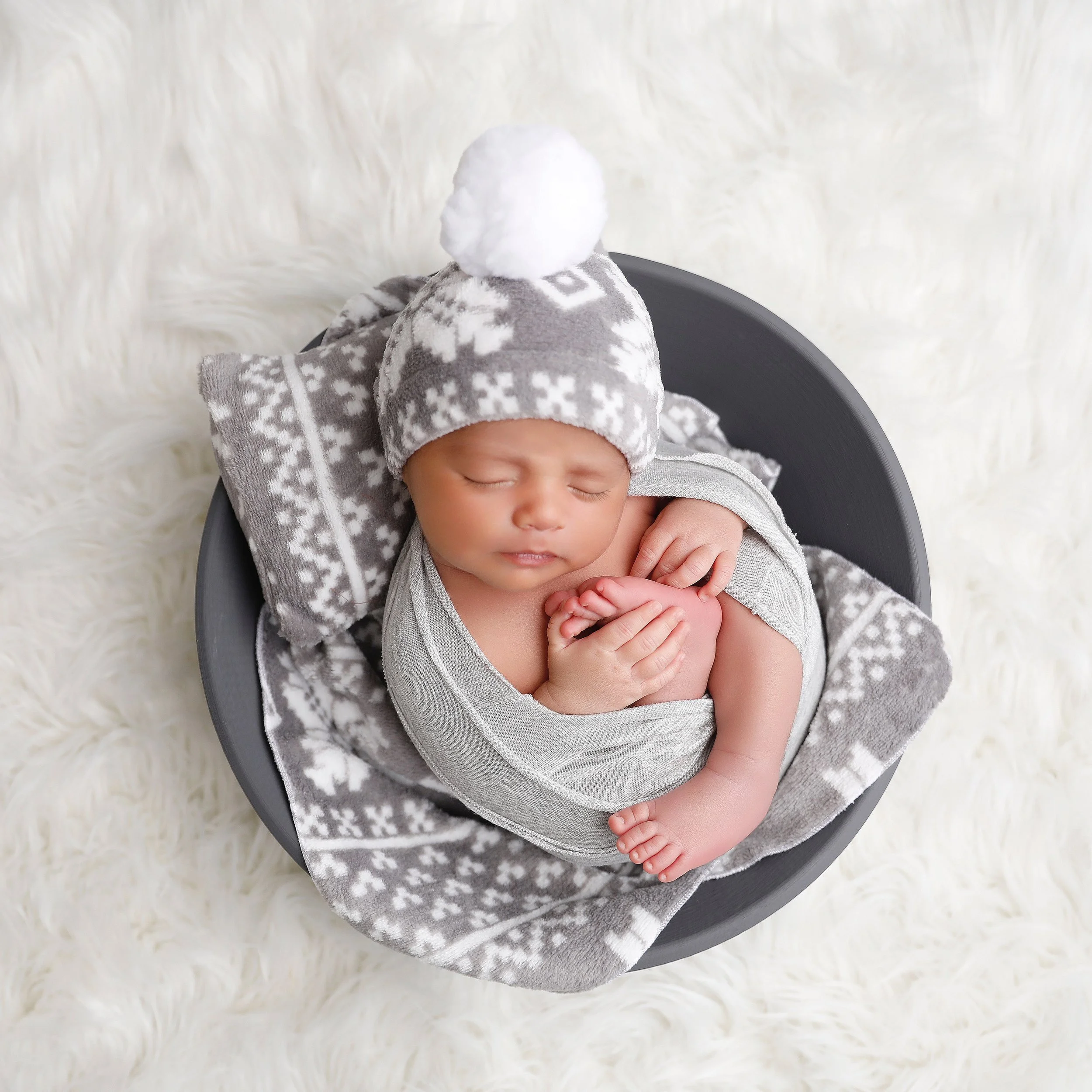 It's been a week...not an amazing week...not terrible but not amazing either...but this cutie...Nate was absolutely perfect...the Leos come in with their little scowls but he is so so so cute...what an absolute privilege to photograph him.