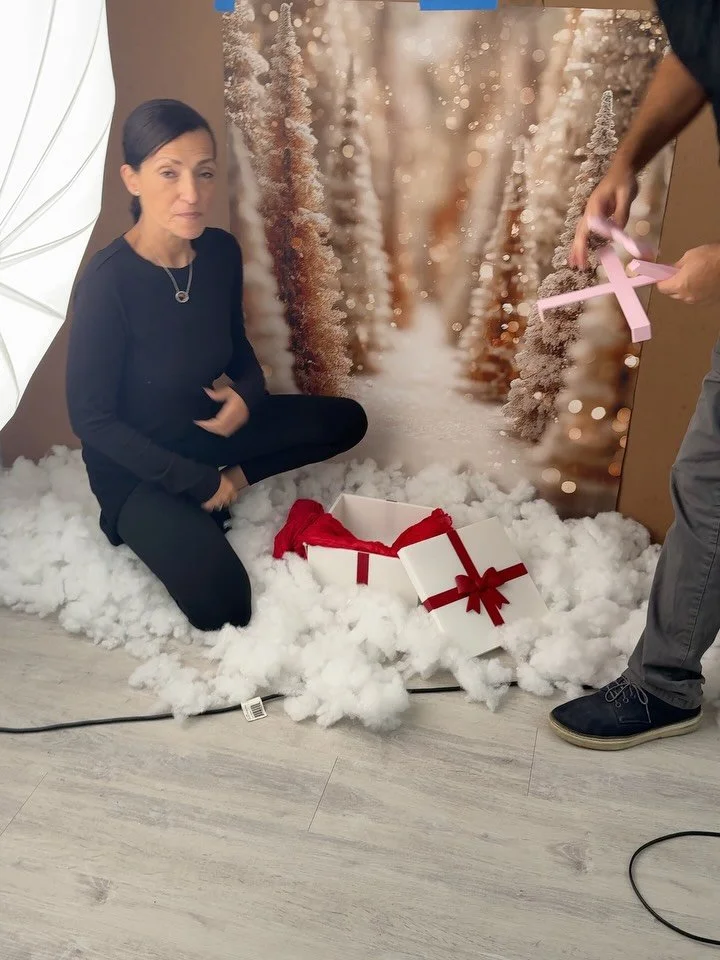 New prop new baby = a good day 

Outfit @shopanabrandt
Backdrop www.creativedreamdrops.com
Present @alexroblesdesigns