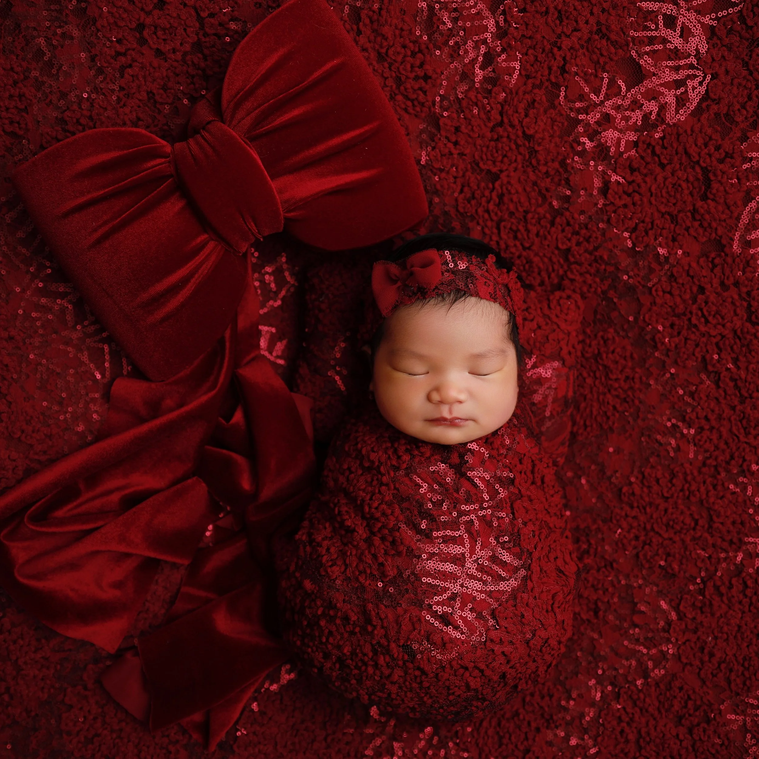 Obsessed with this color and this baby. I love deep rich tones for fall and the holiday season. Blanket set www.shopanabrandt.com. Have you booked your Fall newborn yet? Reach out and ask me if we have any special offers.