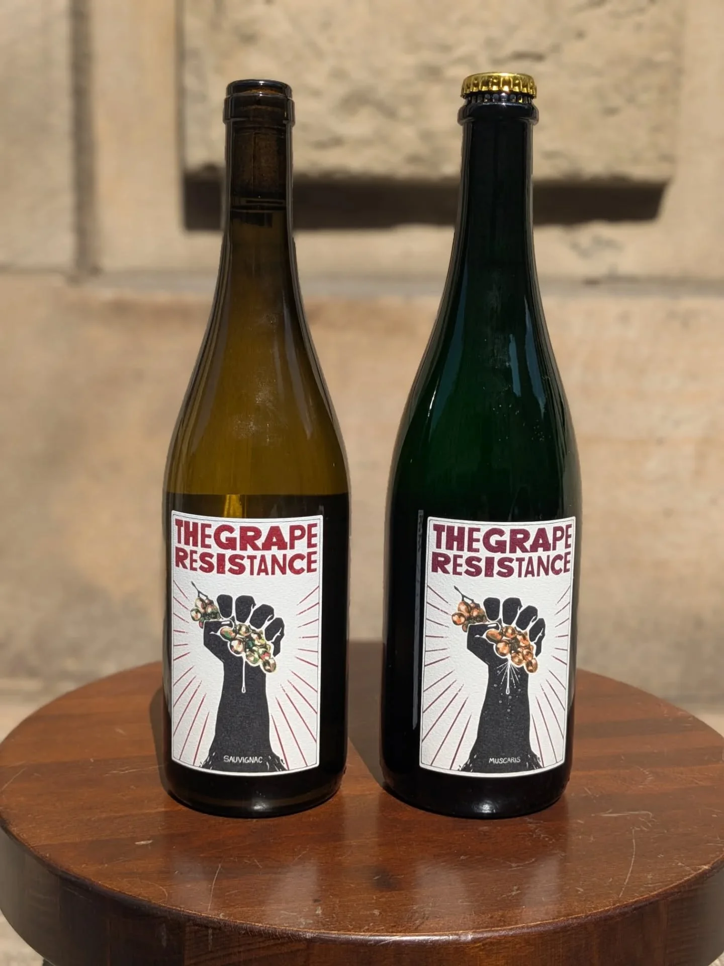 If you are familiar with the wines of @moselriesling , it will be no surprise to learn that in @staffelterhof862 he works with a sustainable approach to agriculture. This commitment with nature starts by the diversity that exists on his fields, where