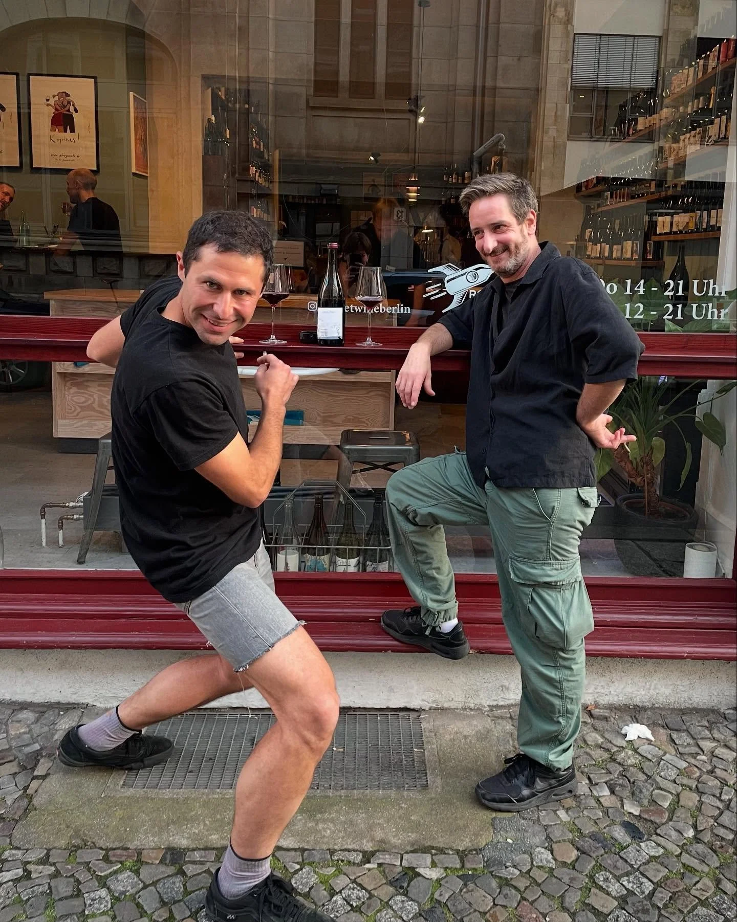 Let us take advantage of this sunny Saturday to throw a little appreciation post out there! 
Here is to Jeff and Thomas, our two head of operations at Rocket, the masterminds behind the project who somehow manage to bring always the best wines (maki