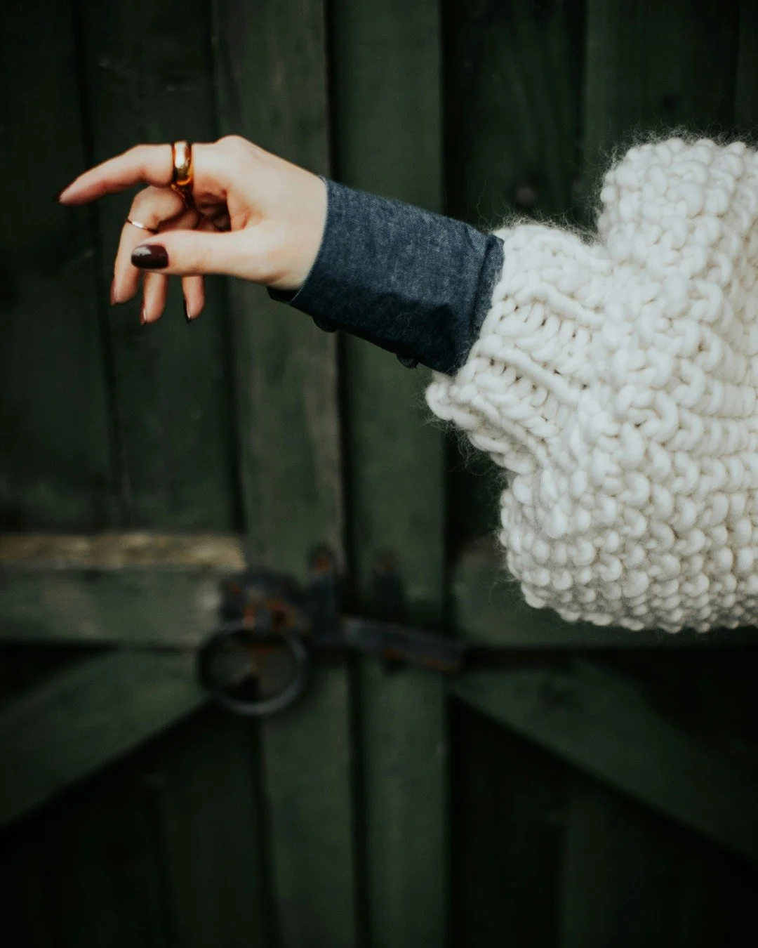 Touching base with myself and a new month. This time of year is my equivalent of New Year's. It has always been, and this year seems particularly infused with new beginnings, growth, and a fresh perspective on the world. Let's cozy up, embrace rich h