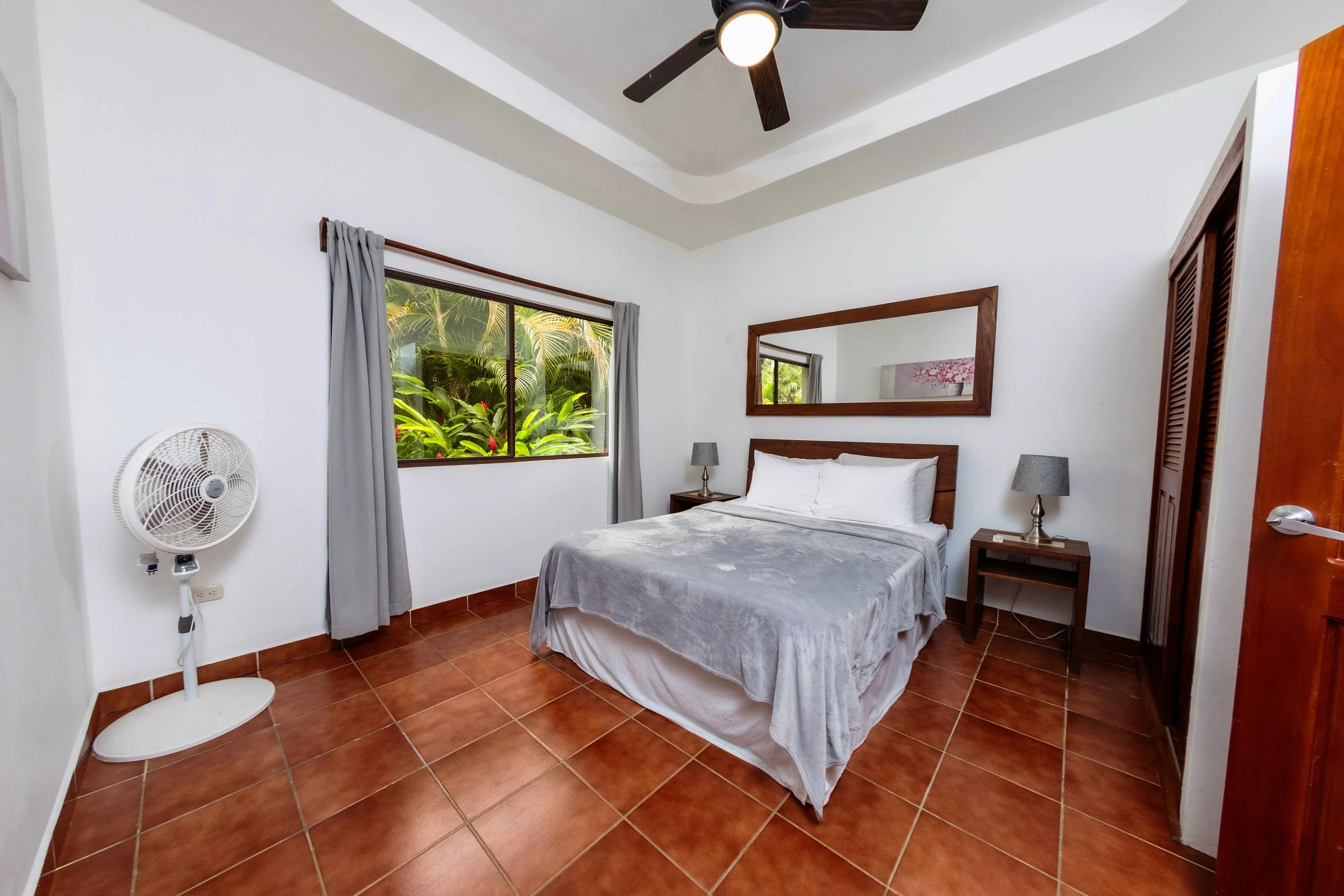 Surflink-CasitaU12-Master-bedroom.jpg