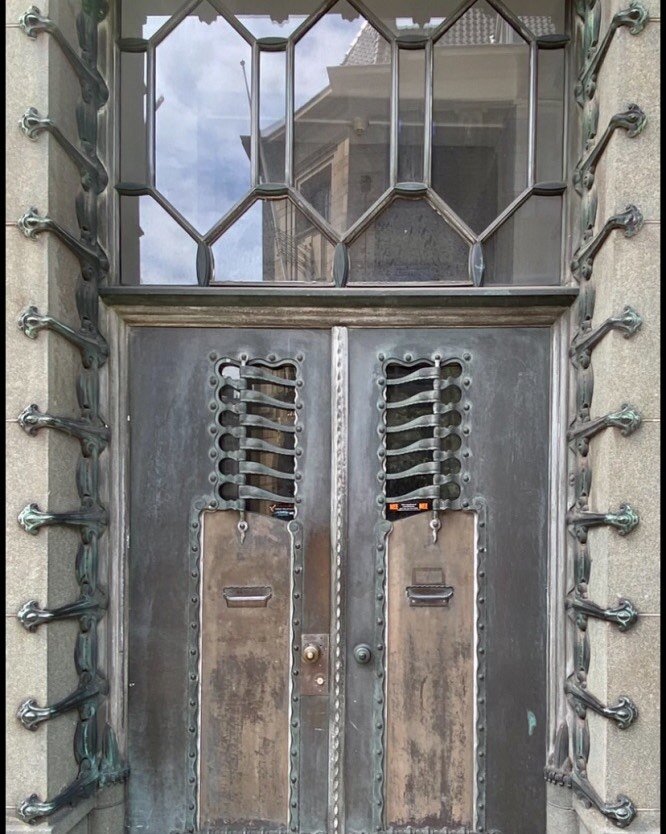 Door of Den Haag
