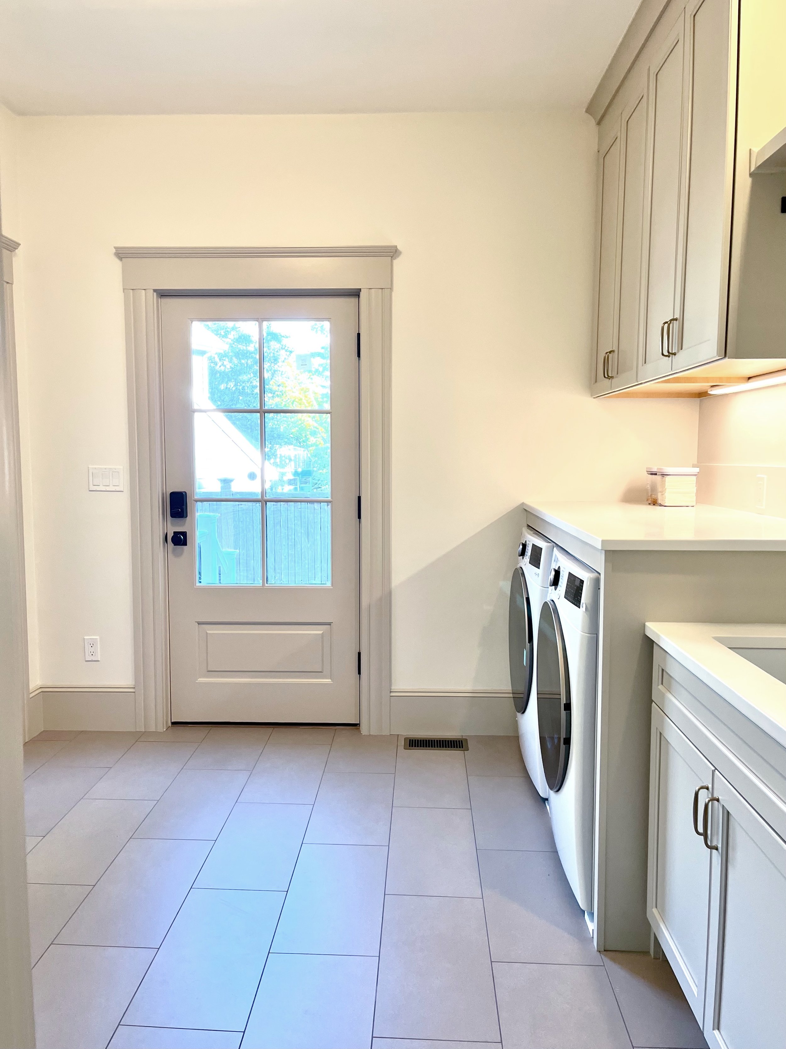 After: Big, spacious mudroom & laundry space