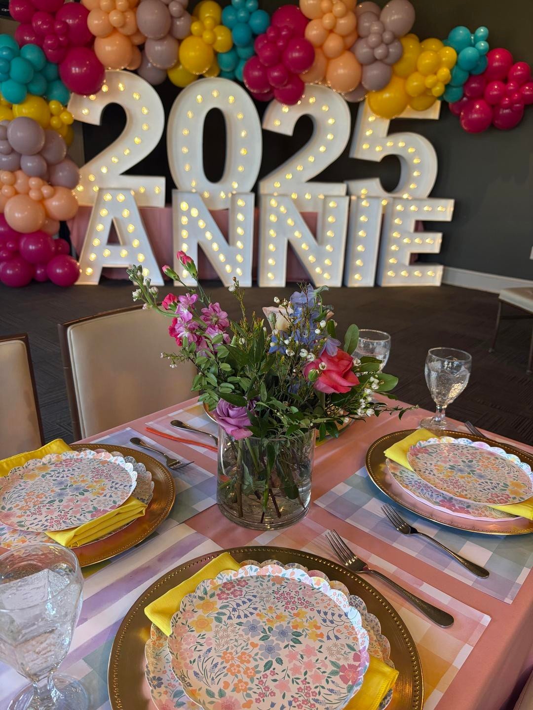 ANNIE 2025 lit up the night in pure celebration! ✨ From glowing letters to golden memories, this senior party was one for the books. Planning a grad bash that pops? Let us bring the sparkle. 🎓💡 #SeniorSendOff #ClassOf2025 #MarqueeMoments #LetterLov