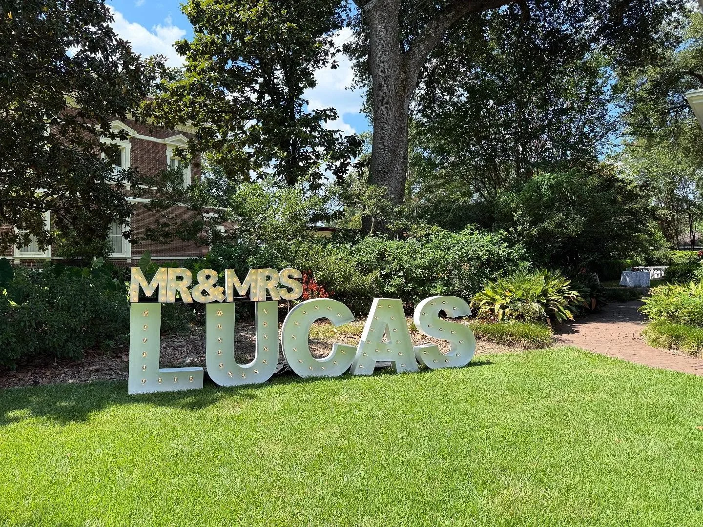 ✨Did you know that we have duplicates of our petite toppers?! These weddings are happening on the same day, but our inventory lets each bride have what she wants! If it’s for the bride, we can make it happen! ✨