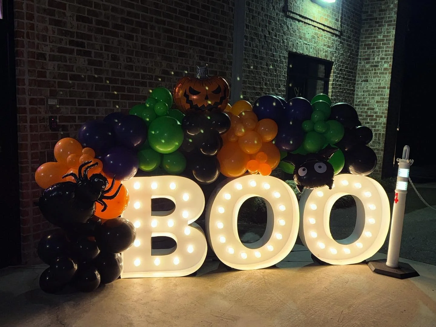 🎃What can we spell for your spooky event? 👻
We still have spaces open on our calendar to help light up your Halloween party, or be the finishing touch for a spooky theme!