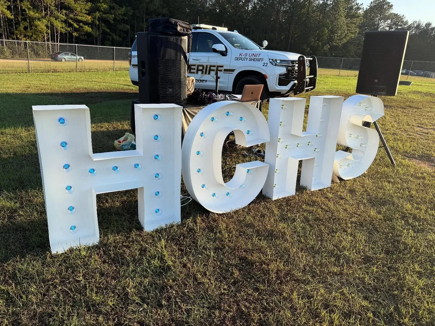 It’s not too late to put a costume on your fur baby and head to the dog park! Come support a great cause and let your pets have a little fall fun in the process!