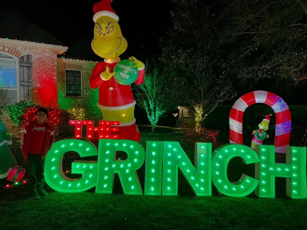 Day seven of 12 Days of Christmas Parties! 

We love helping set the scene for a themed party!