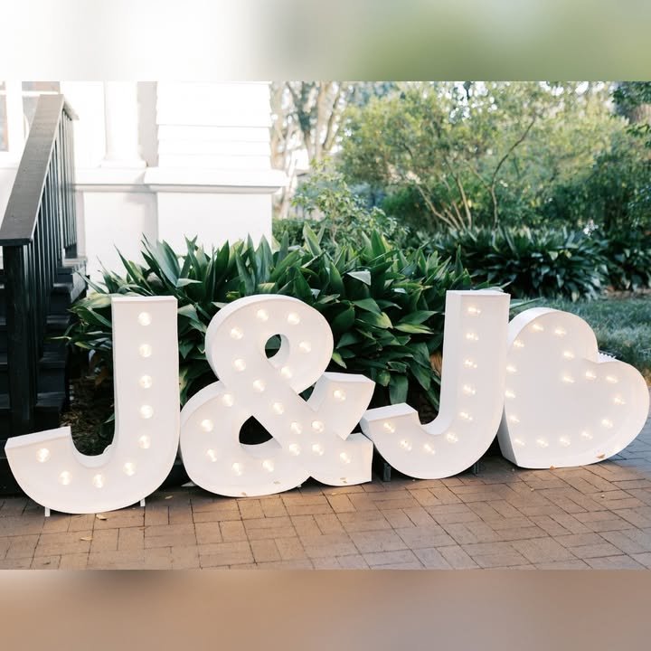 October 2025 Recap &bull; Post 2 of 3
October said variety&hellip; but make it ICONIC 😍 We went from J&amp;J <3 and MR &amp; MRS SMITH, to TRICK OR TREAT AT THE PETE, to celebrating 10YEARS, and giving JEMMA the birthday spotlight she deserved.
G