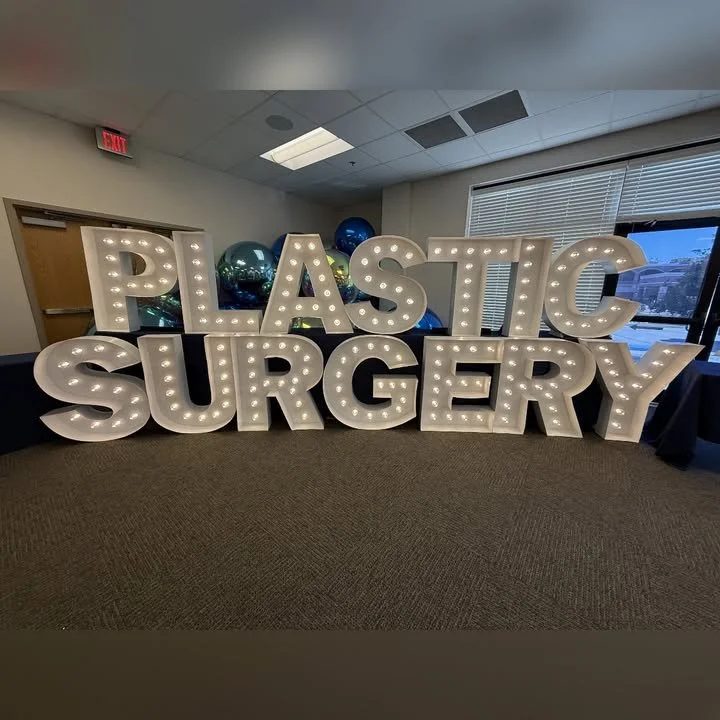 December 2025 Recap &bull; Post 1 of 2
December showed up sparkling ✨ We lit up HBC PLASTIC SURGERY and CADENCE for holiday-ready welcomes, celebrated a casino-night 21, kept it cozy with MERRY &amp; BRIGHT + SHEREE, and ended with the sweetest water